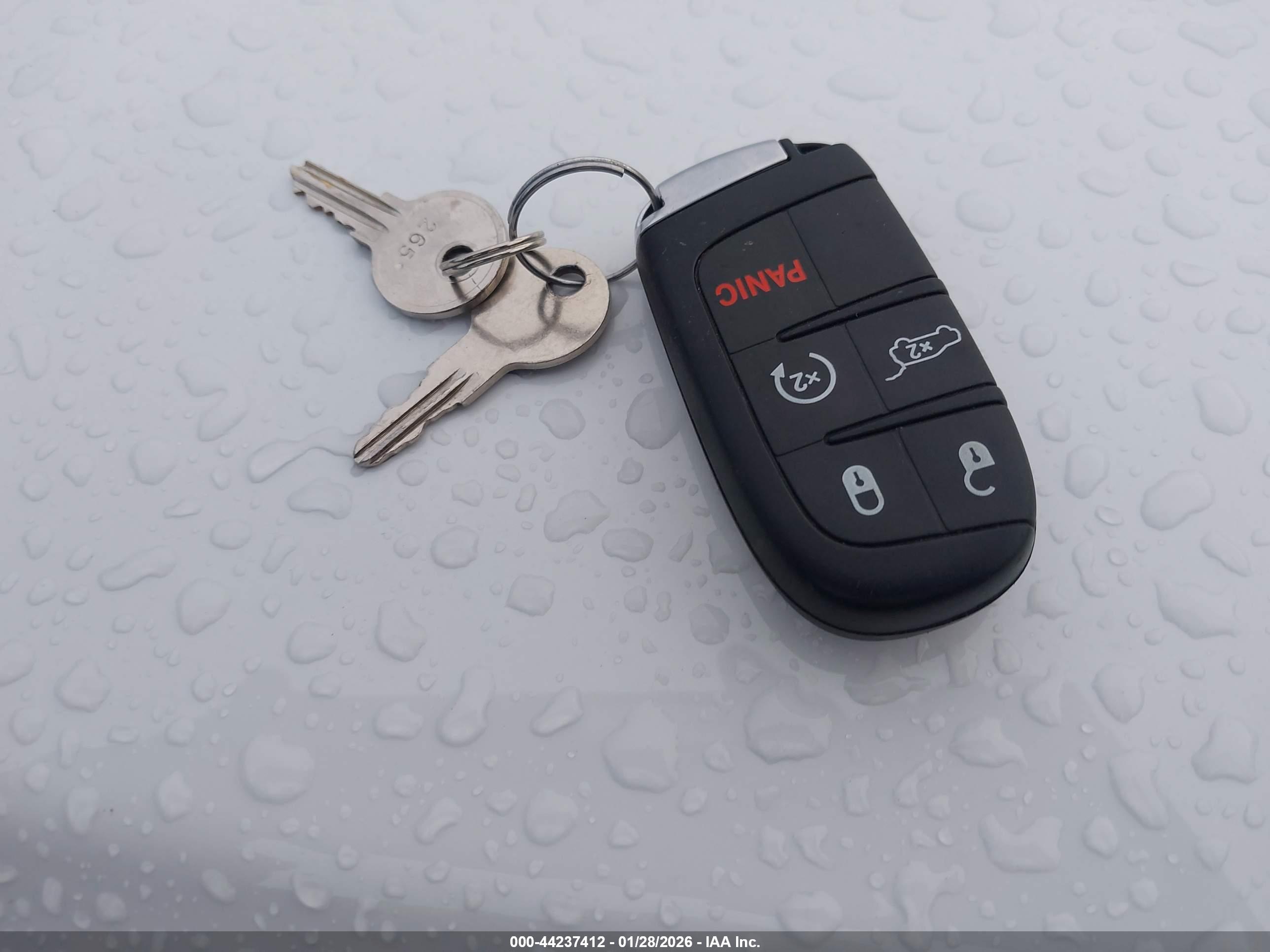 JEEP GRAND image 11