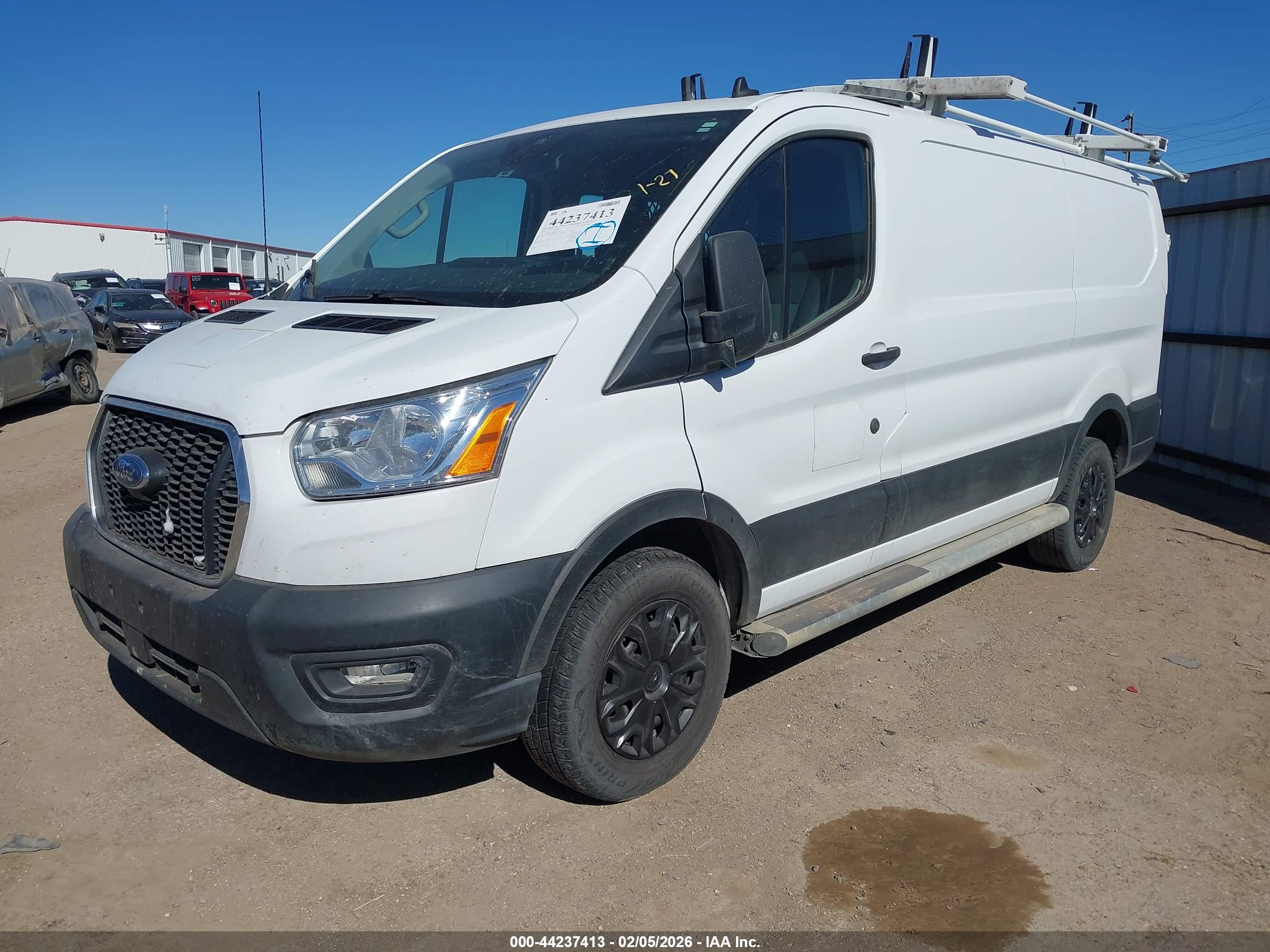 FORD TRANSIT-250 image 2