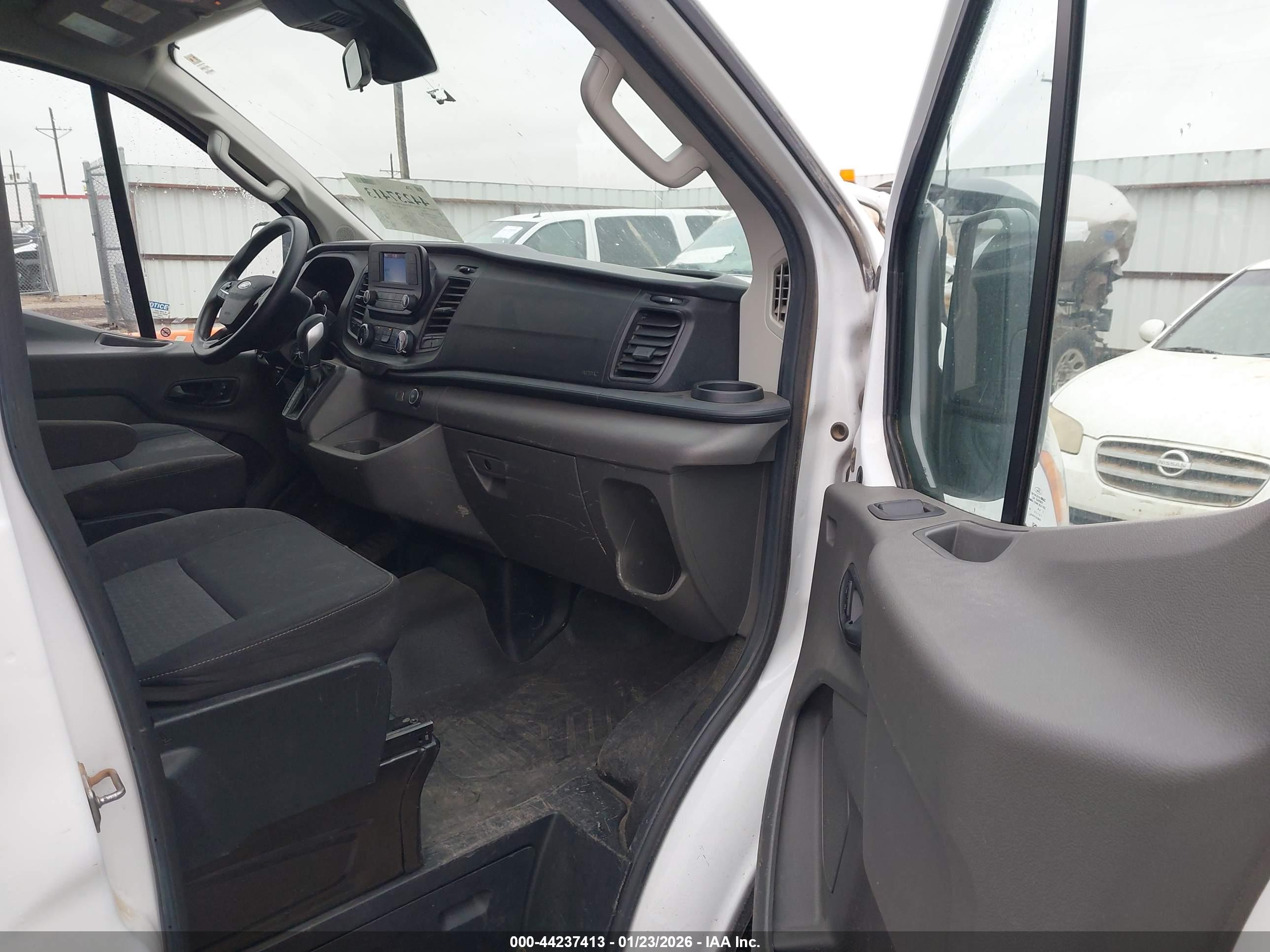FORD TRANSIT-250 image 5