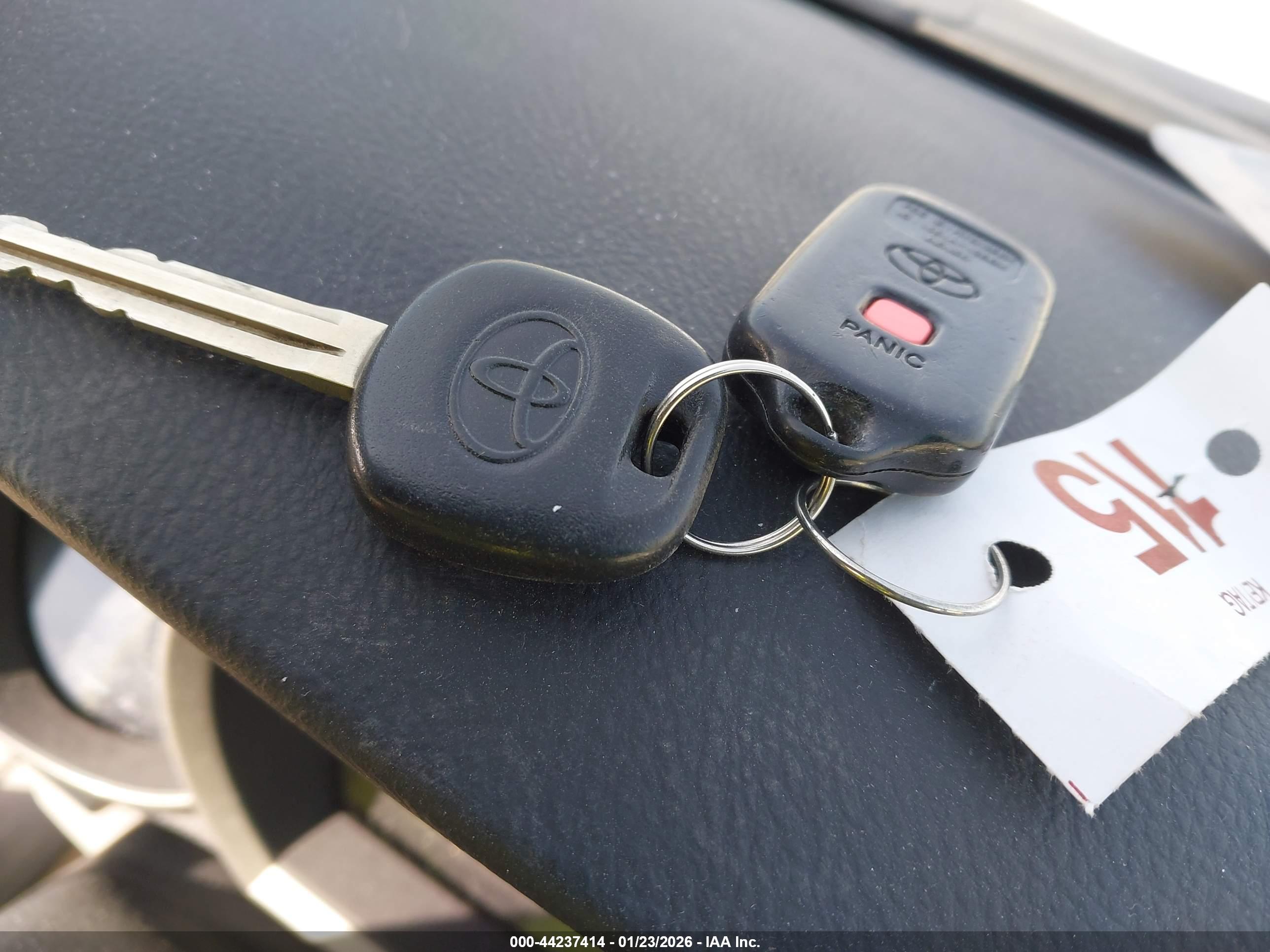 TOYOTA 4RUNNER image 11