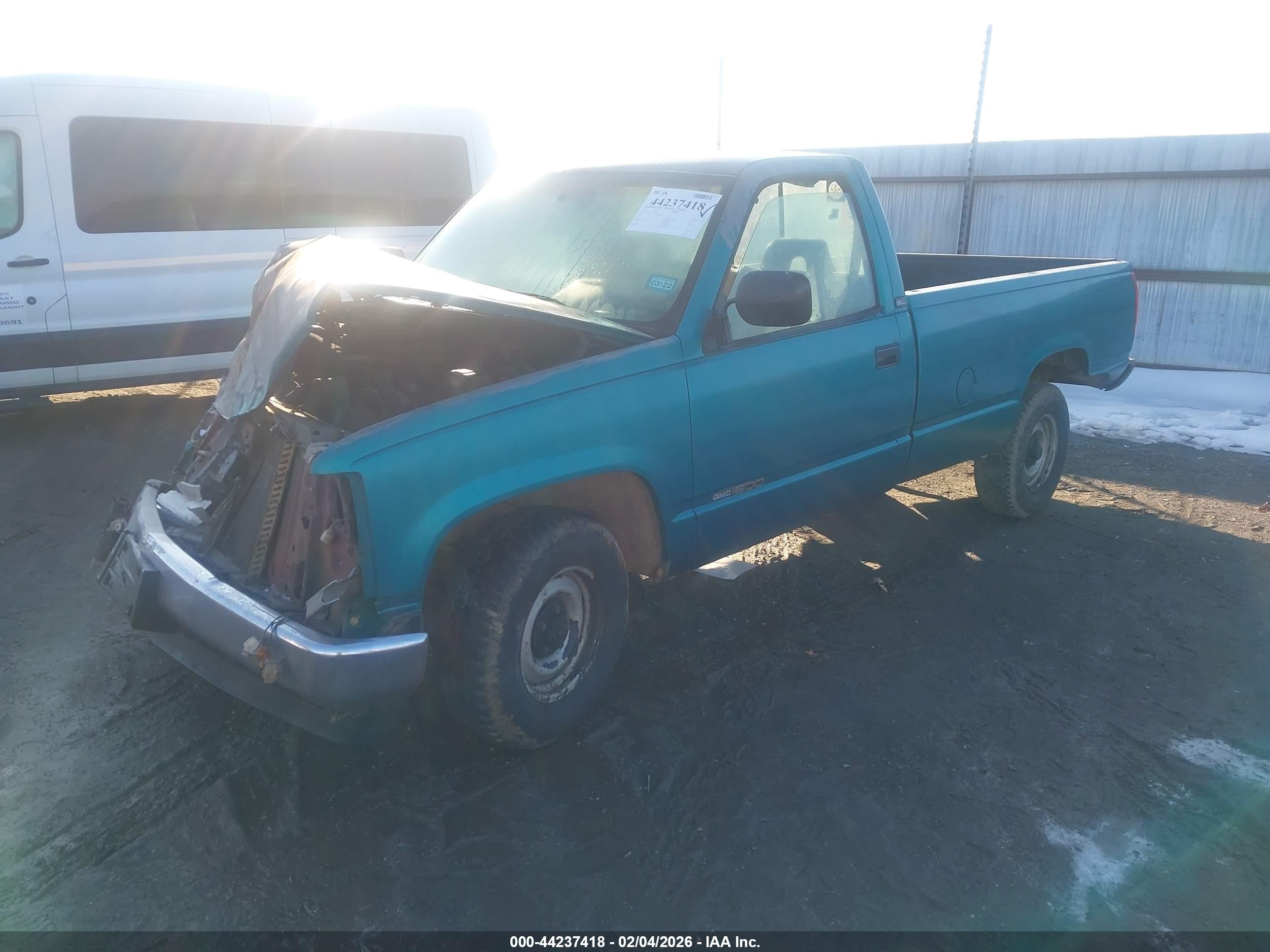 GMC SIERRA image 2