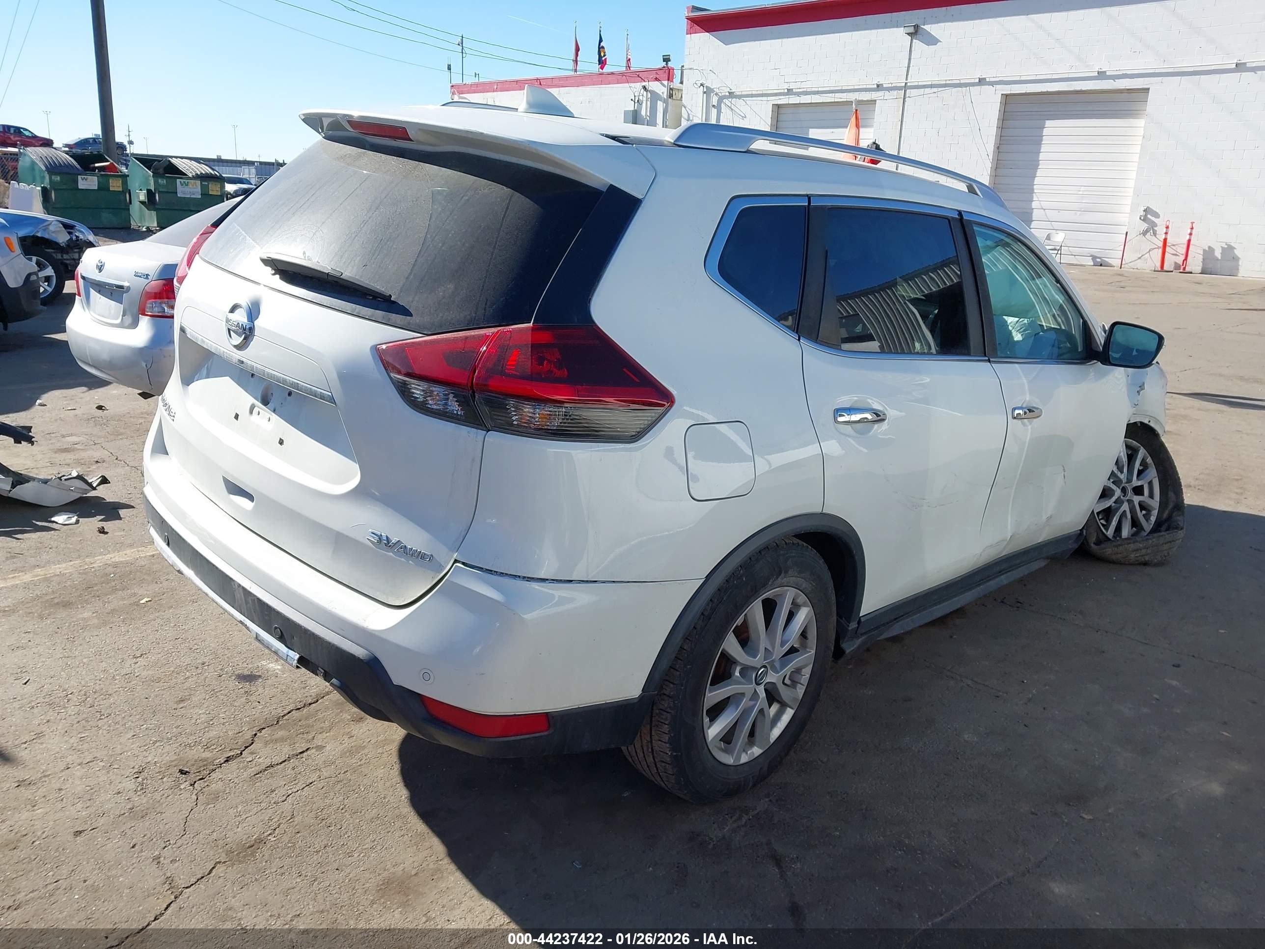 NISSAN ROGUE image 4