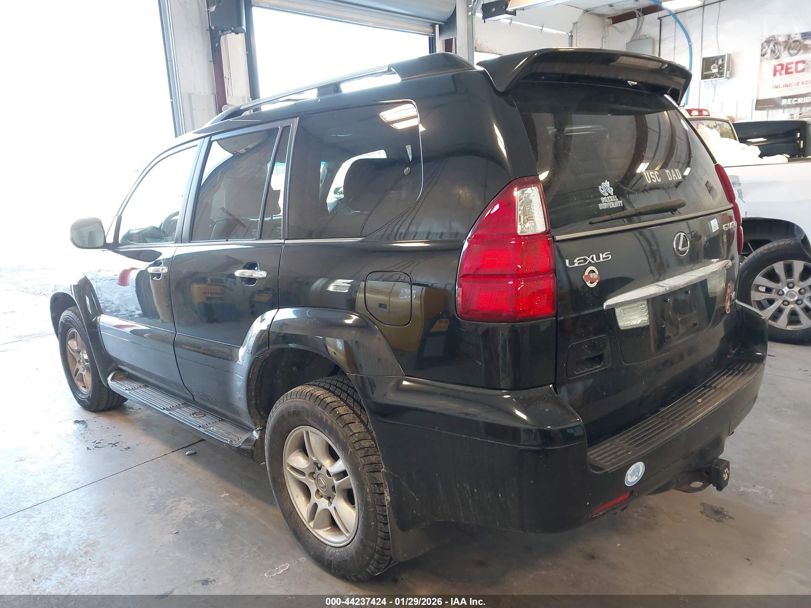 LEXUS GX image 3