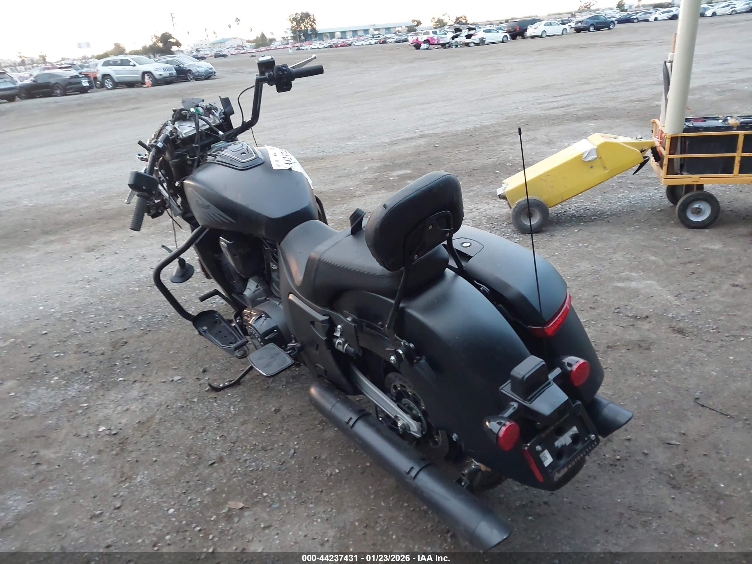 INDIAN MOTORCYCLE image 3