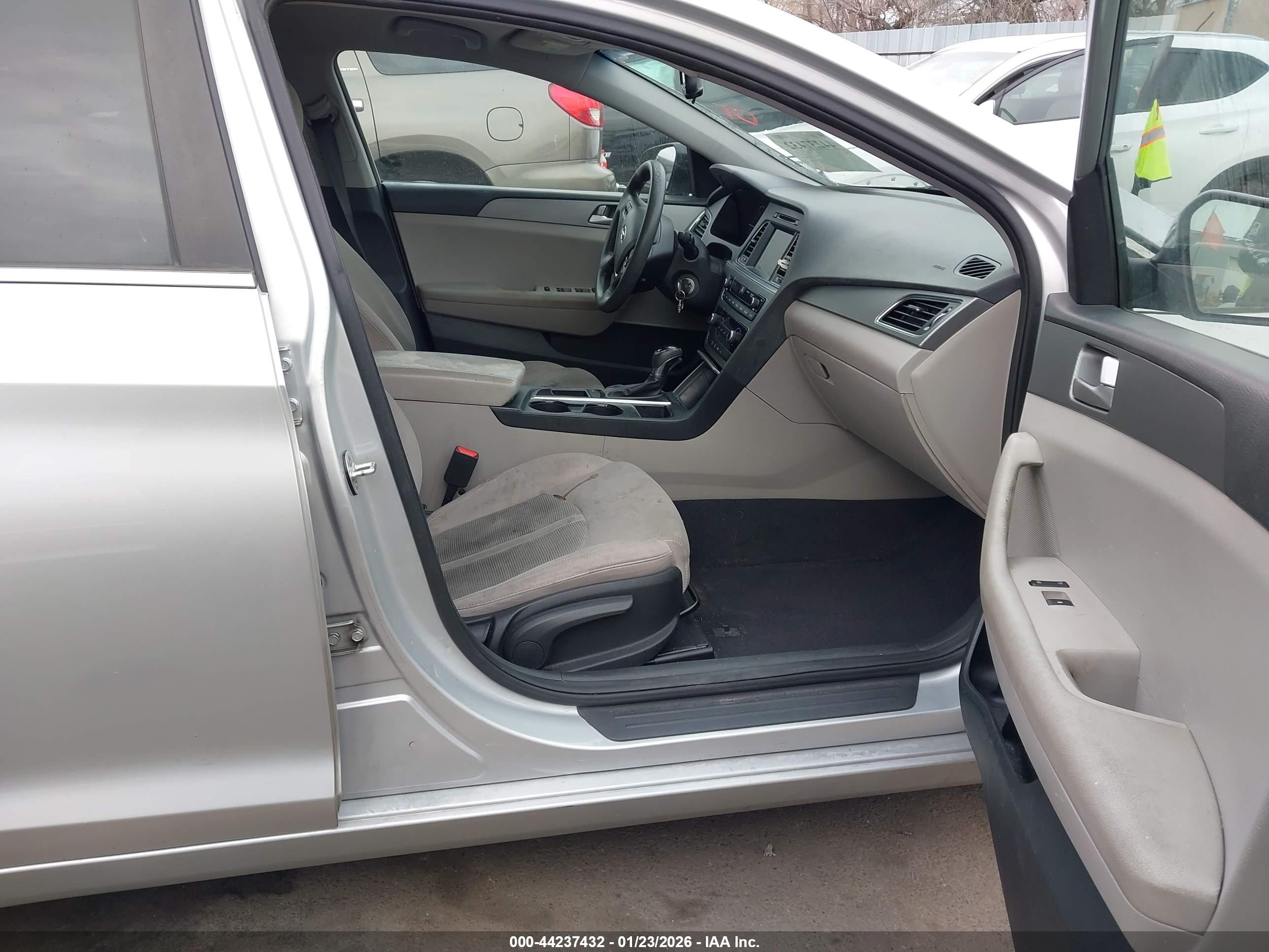 HYUNDAI SONATA image 5