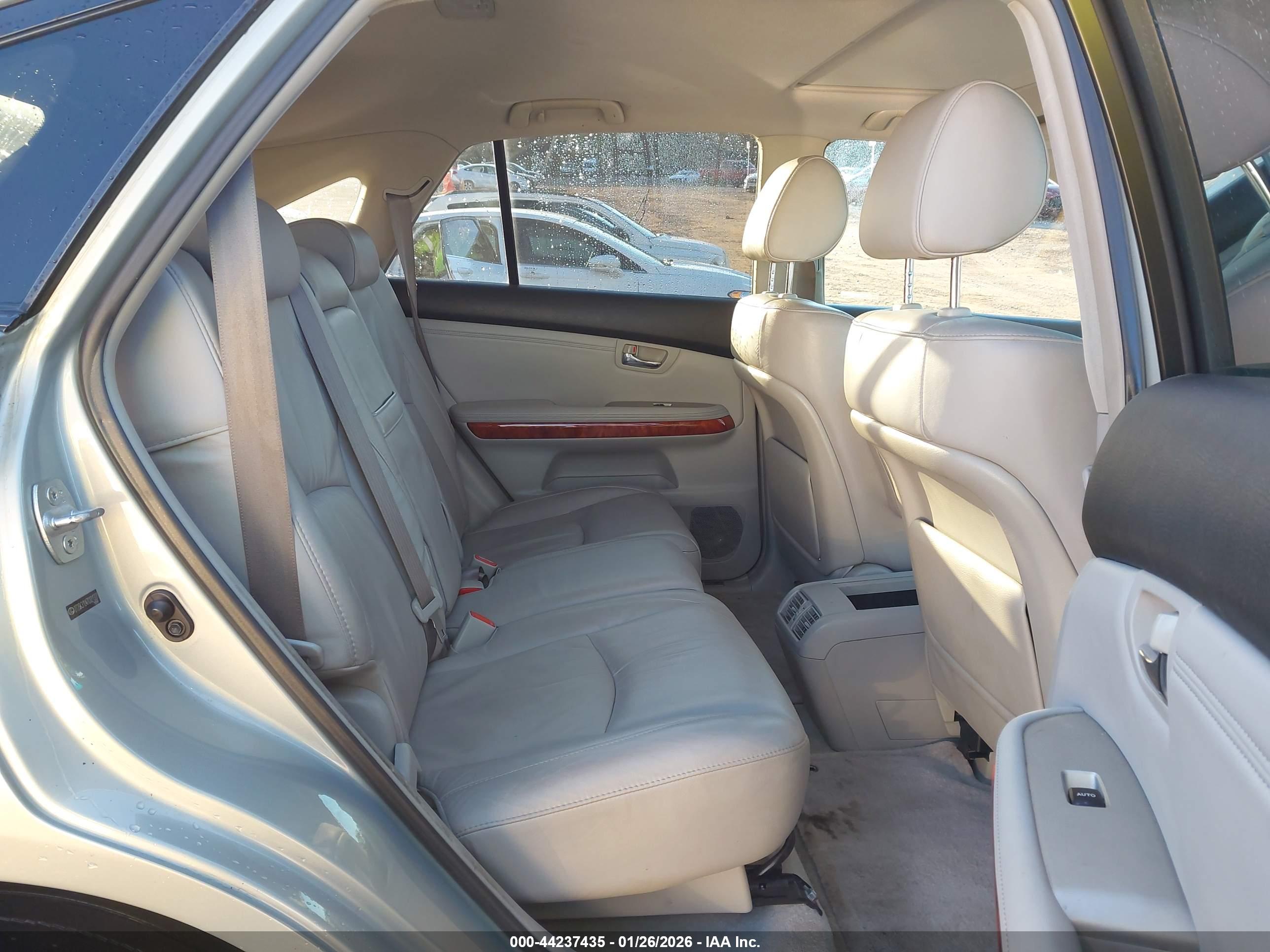 LEXUS RX image 8