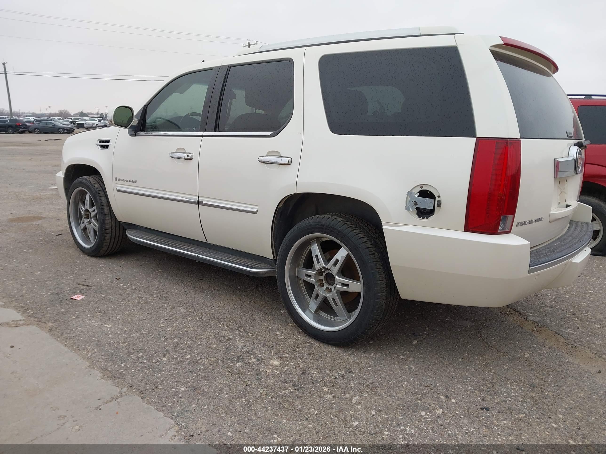 CADILLAC ESCALADE image 3