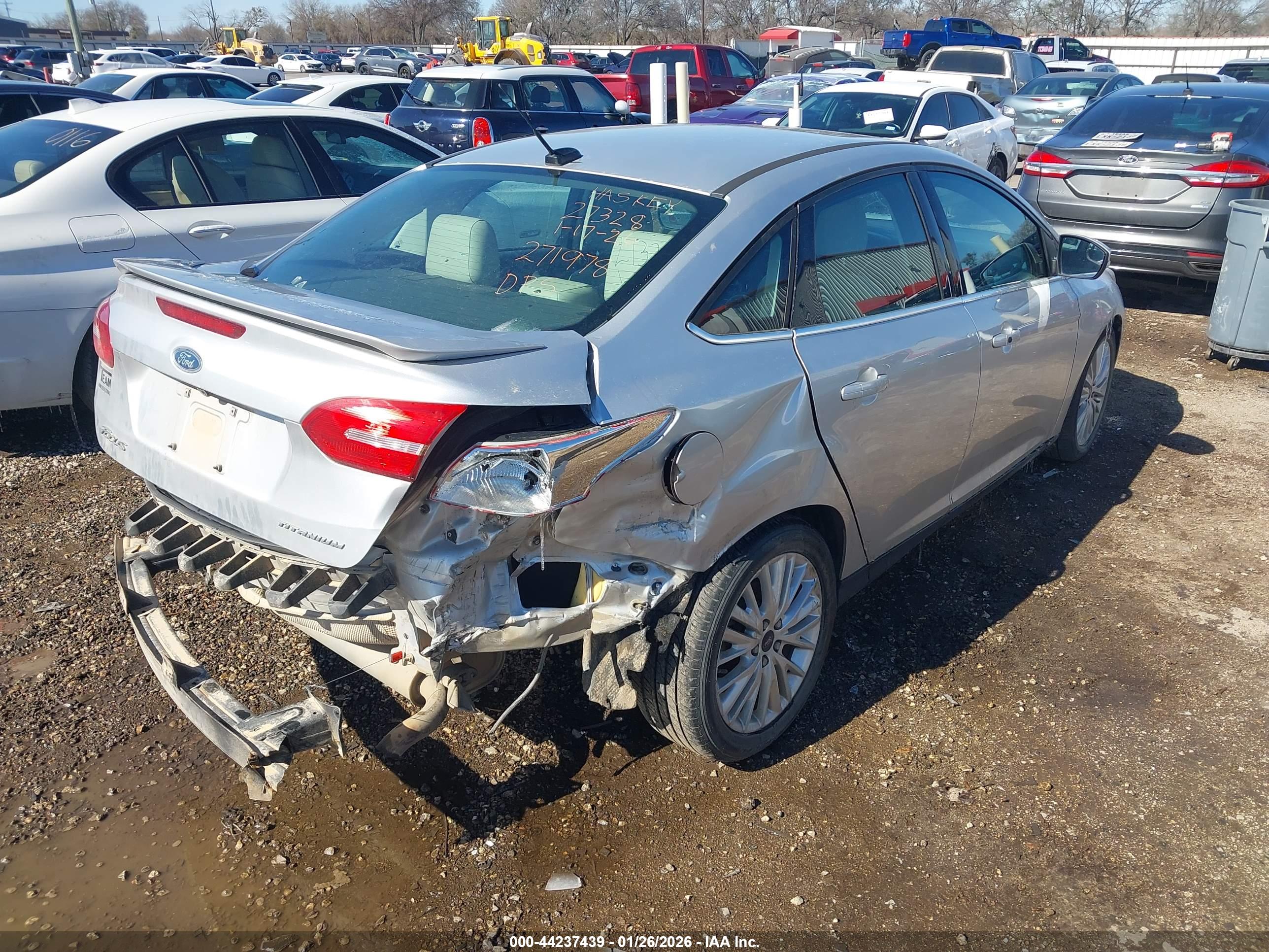 FORD FOCUS image 4