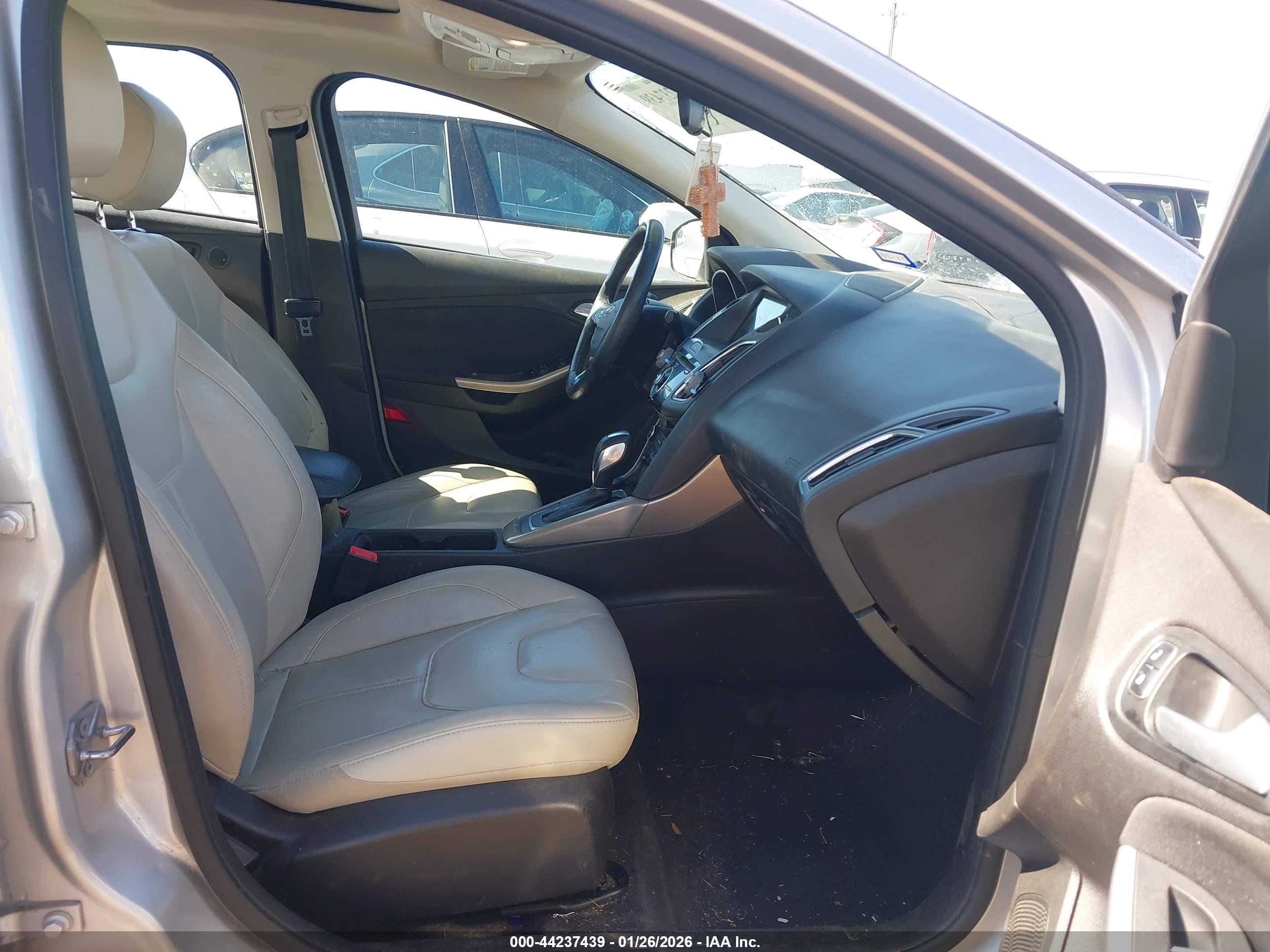 FORD FOCUS image 5