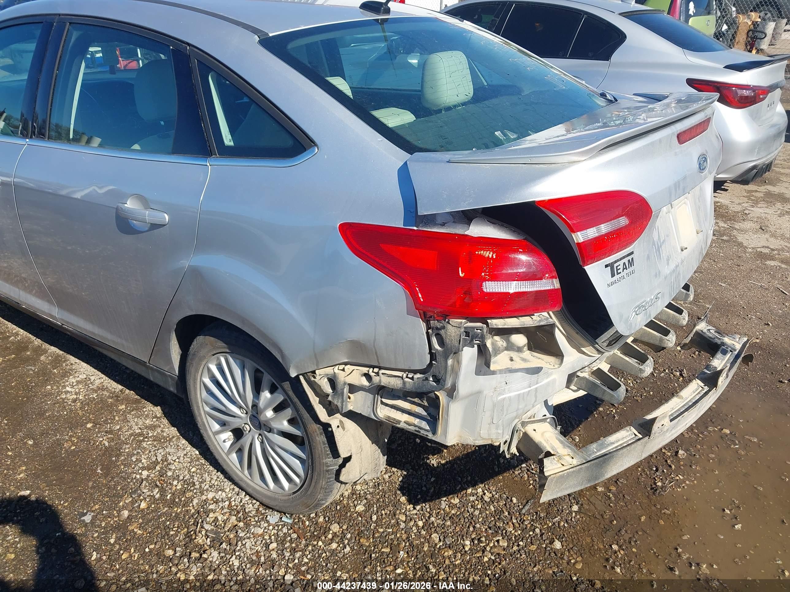 FORD FOCUS image 6