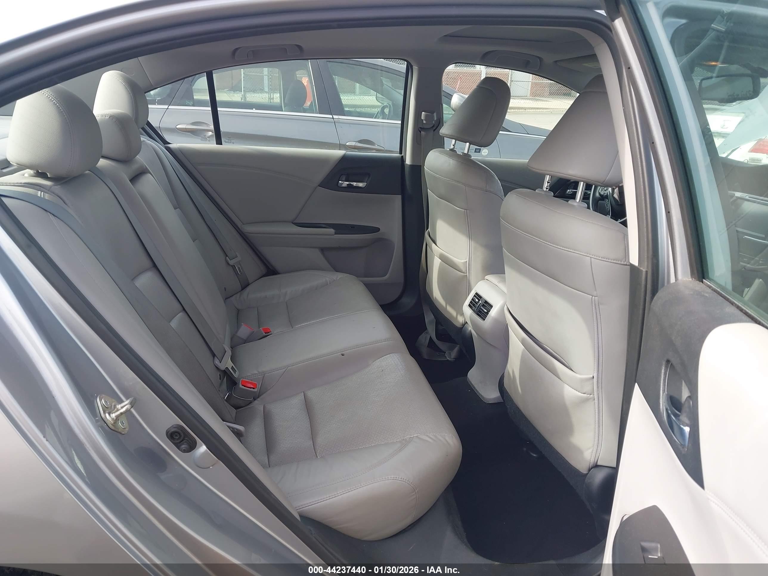 HONDA ACCORD image 8