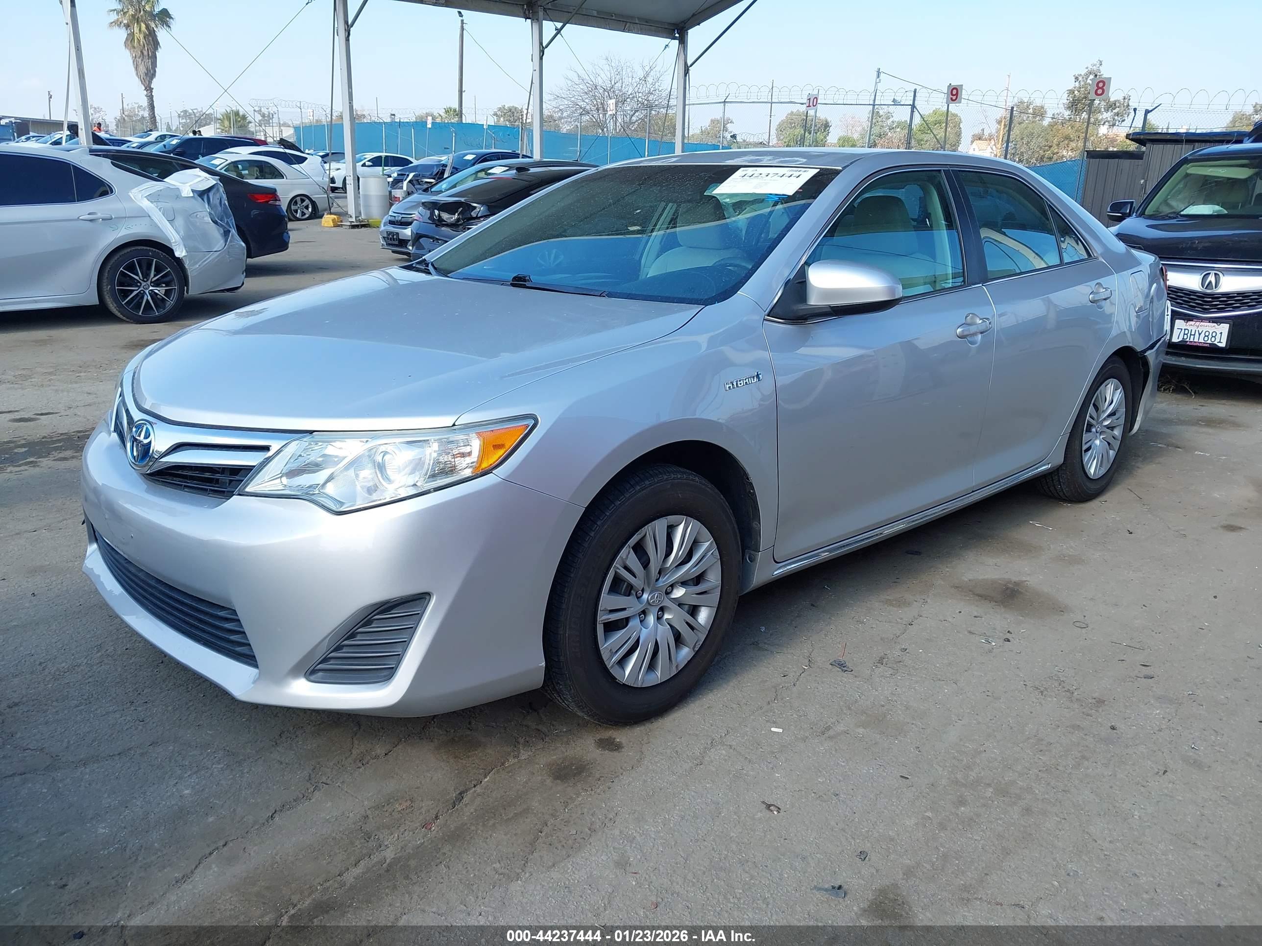 TOYOTA CAMRY image 2