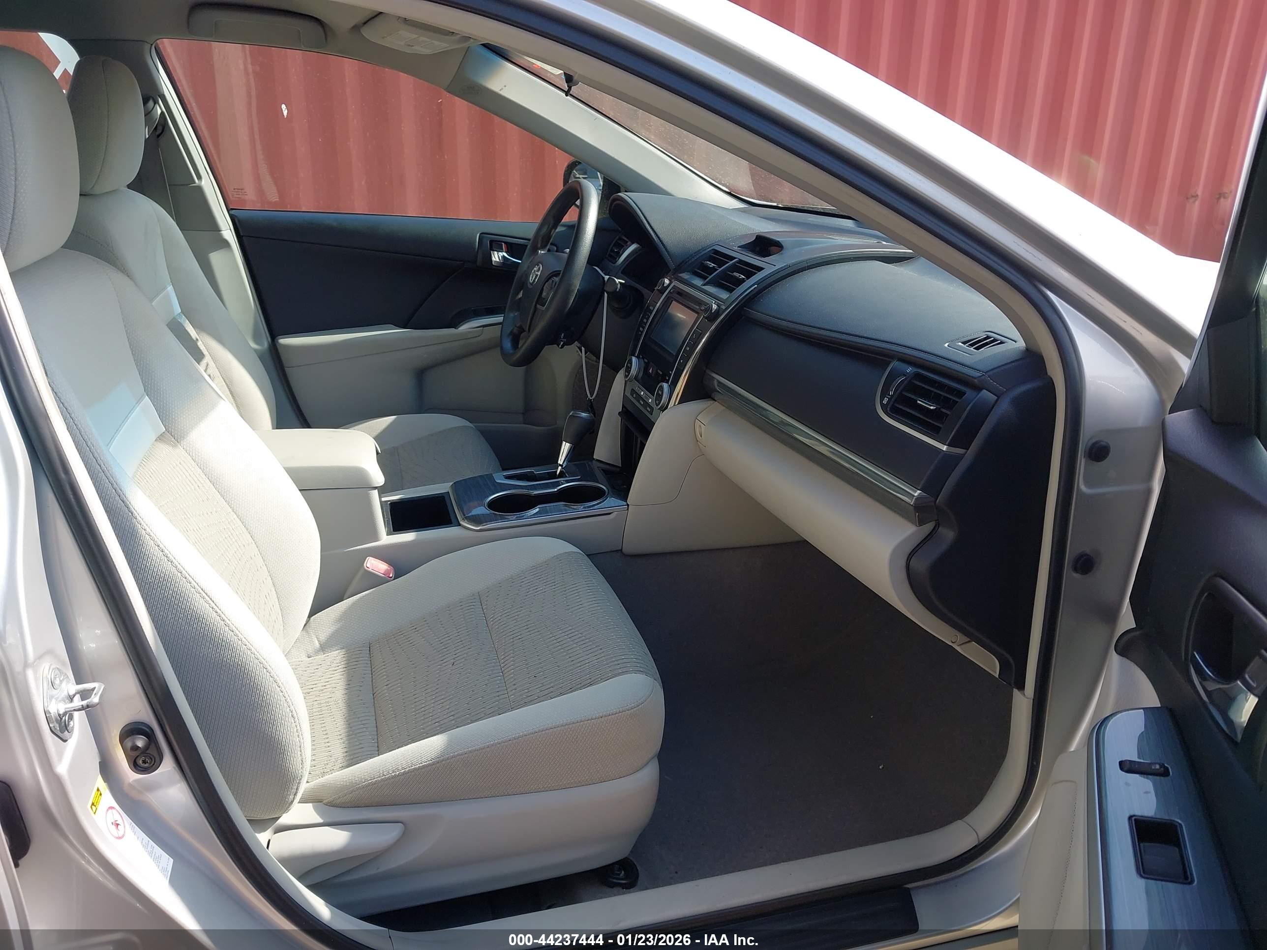 TOYOTA CAMRY image 5