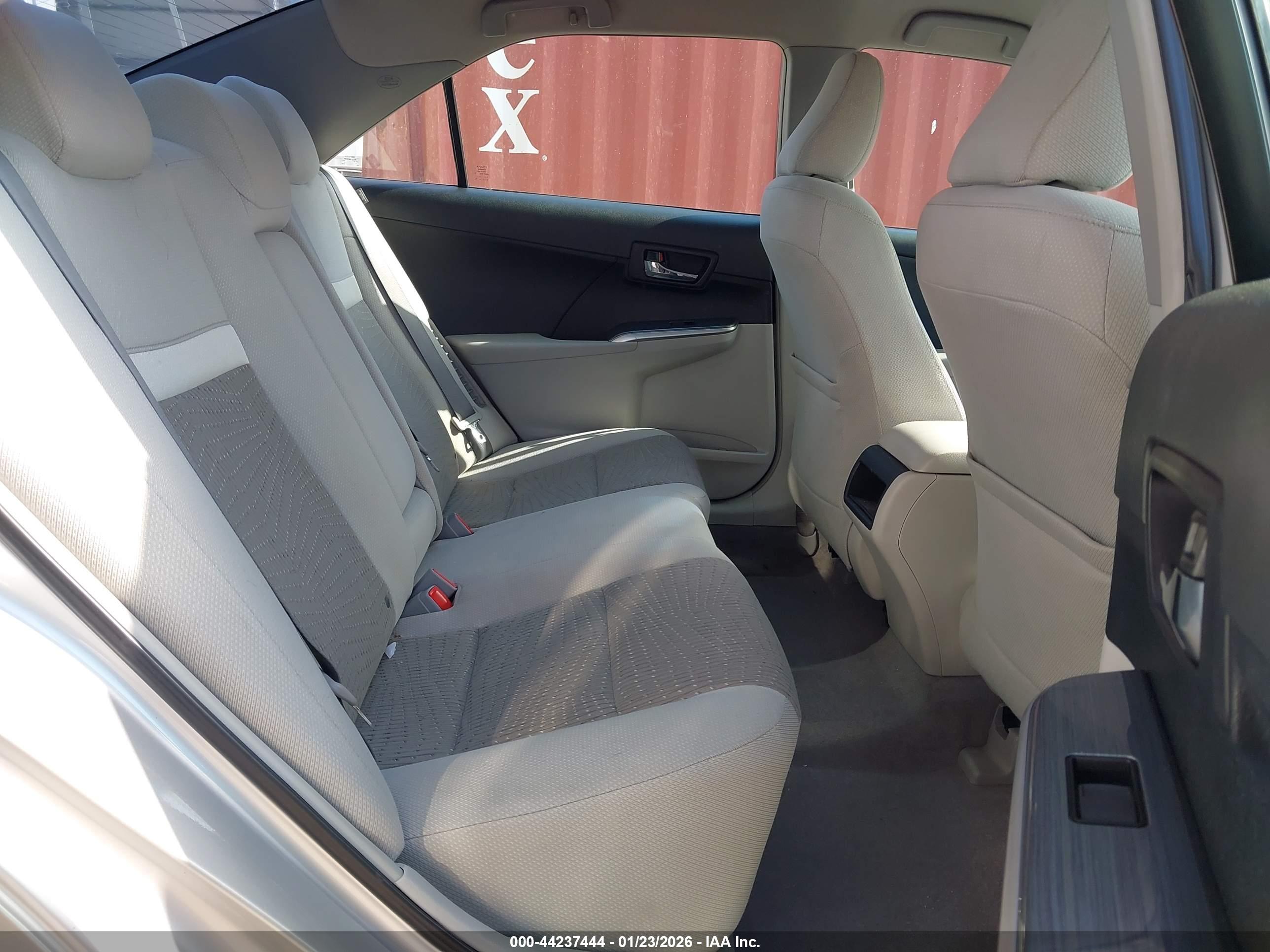 TOYOTA CAMRY image 8