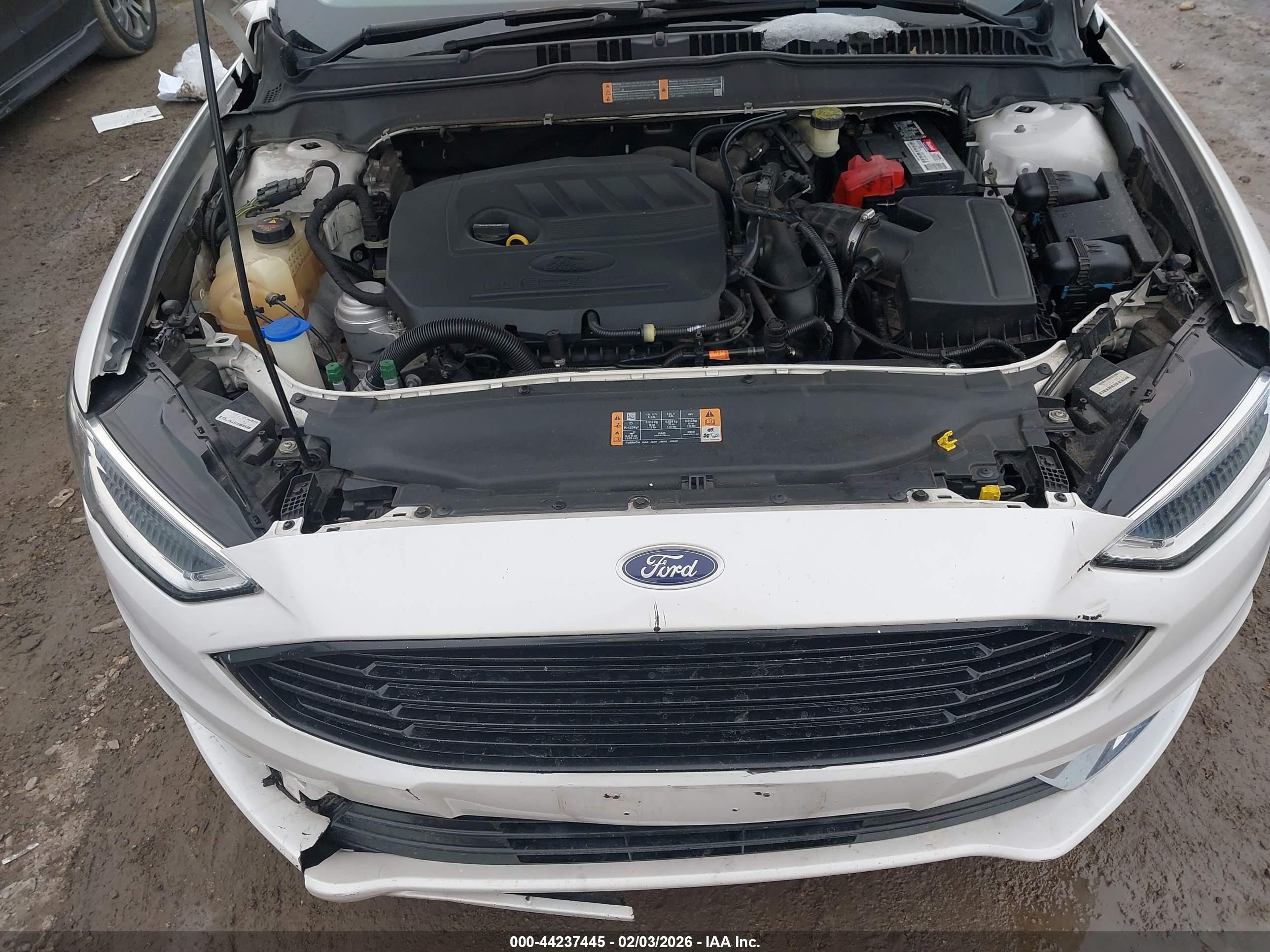 FORD FUSION image 10