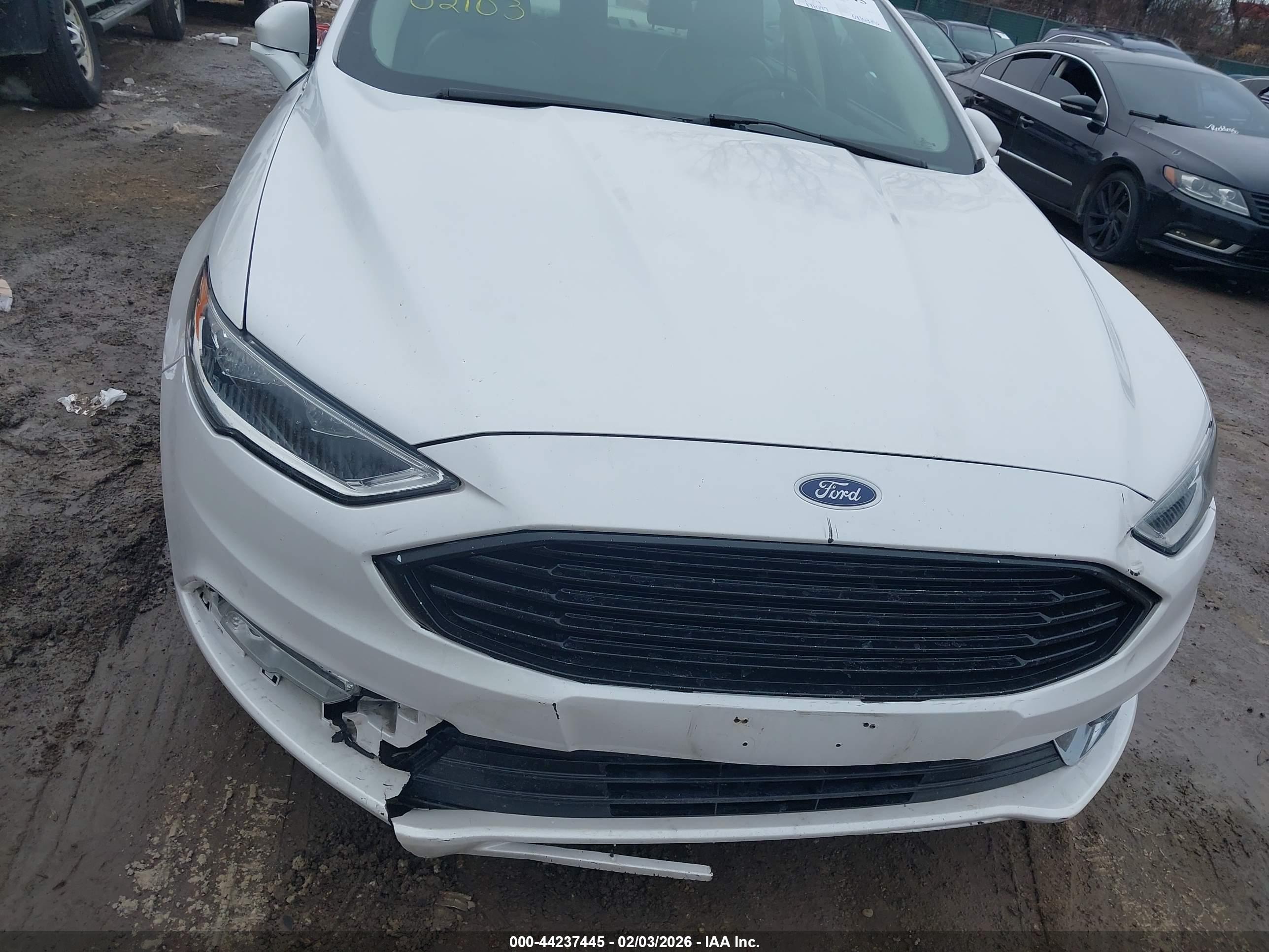 FORD FUSION image 6
