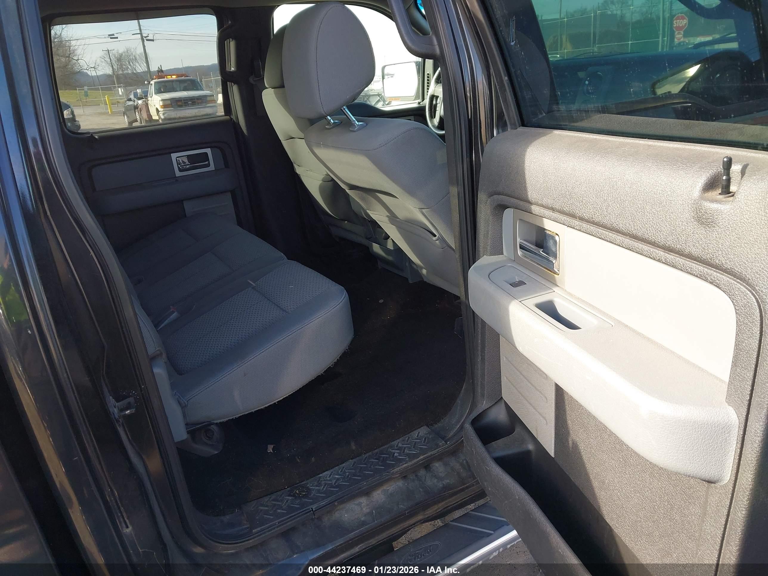 FORD F-150 image 8