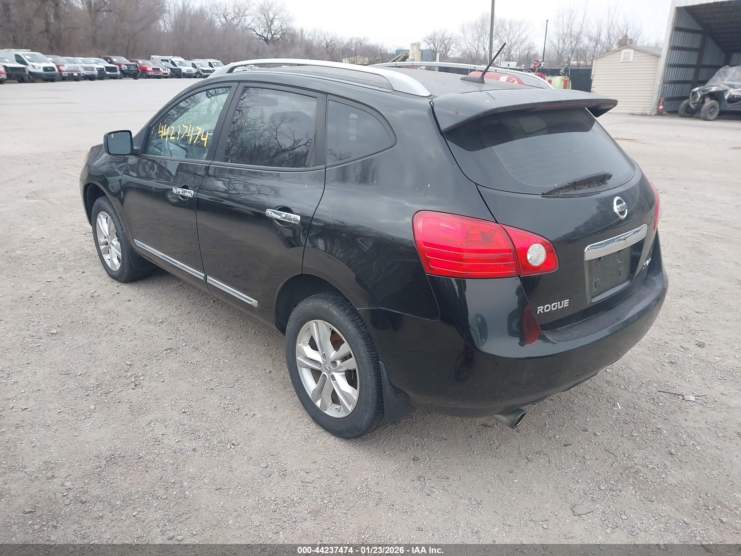 NISSAN ROGUE image 3