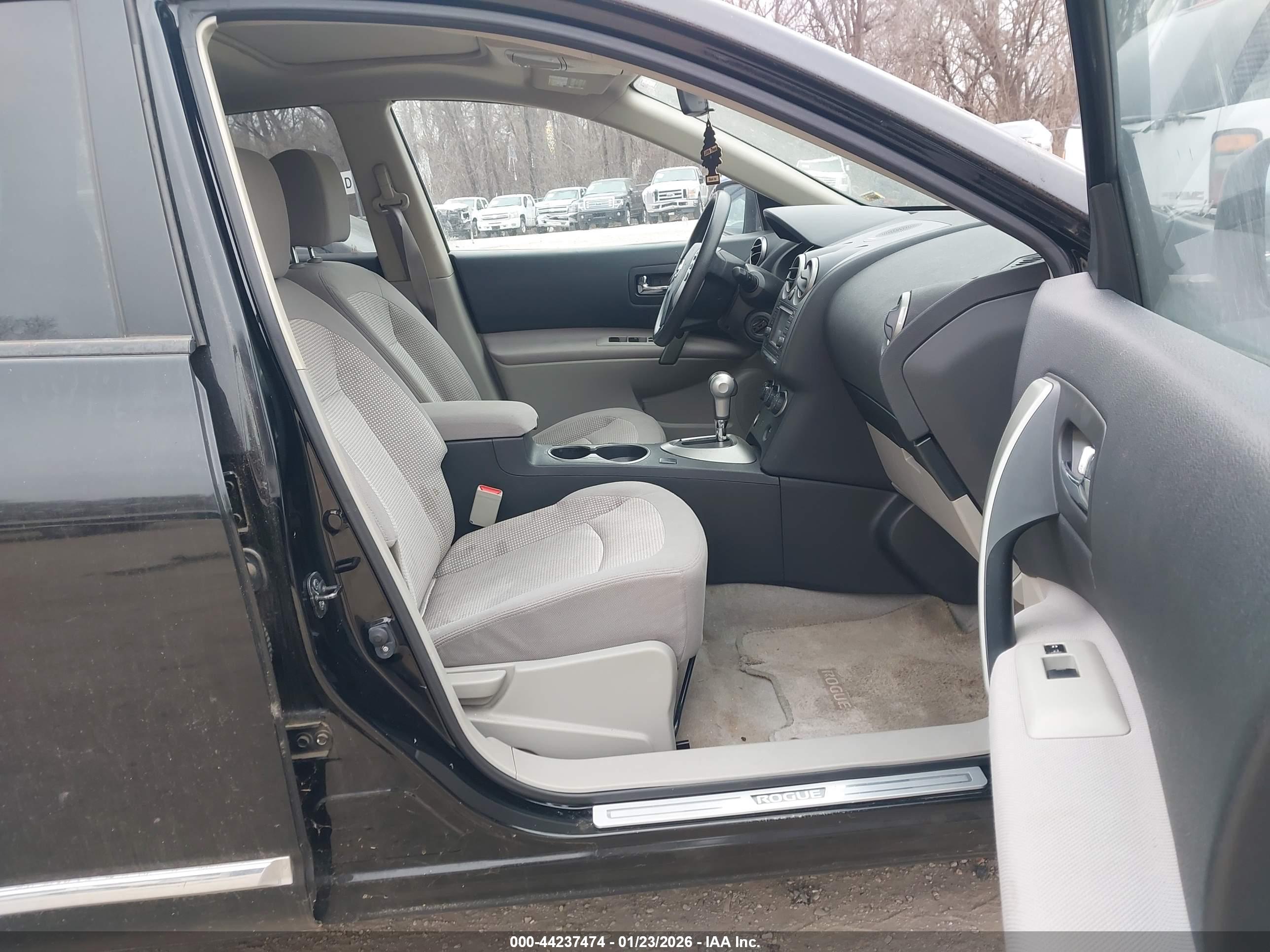 NISSAN ROGUE image 5
