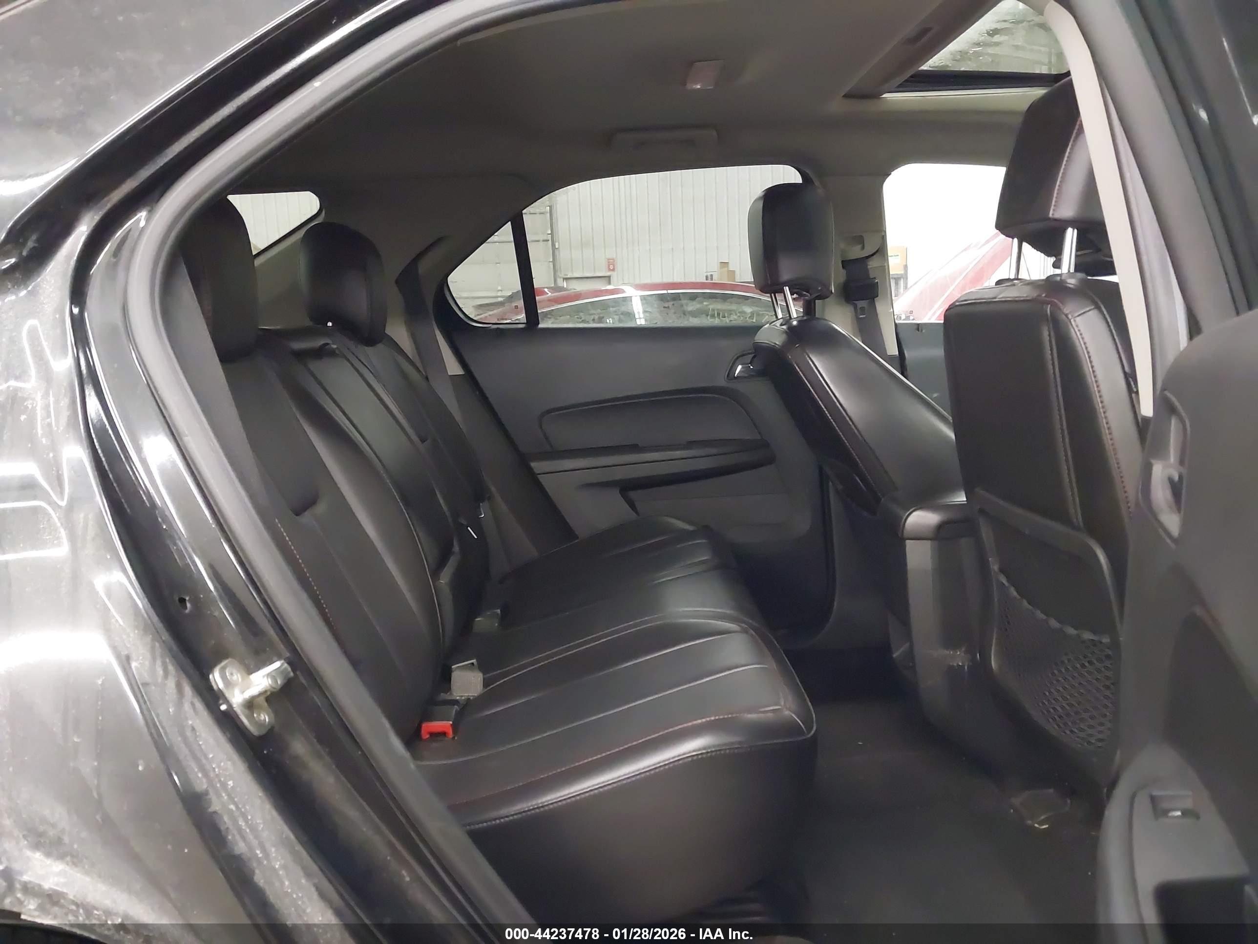 CHEVROLET EQUINOX image 8