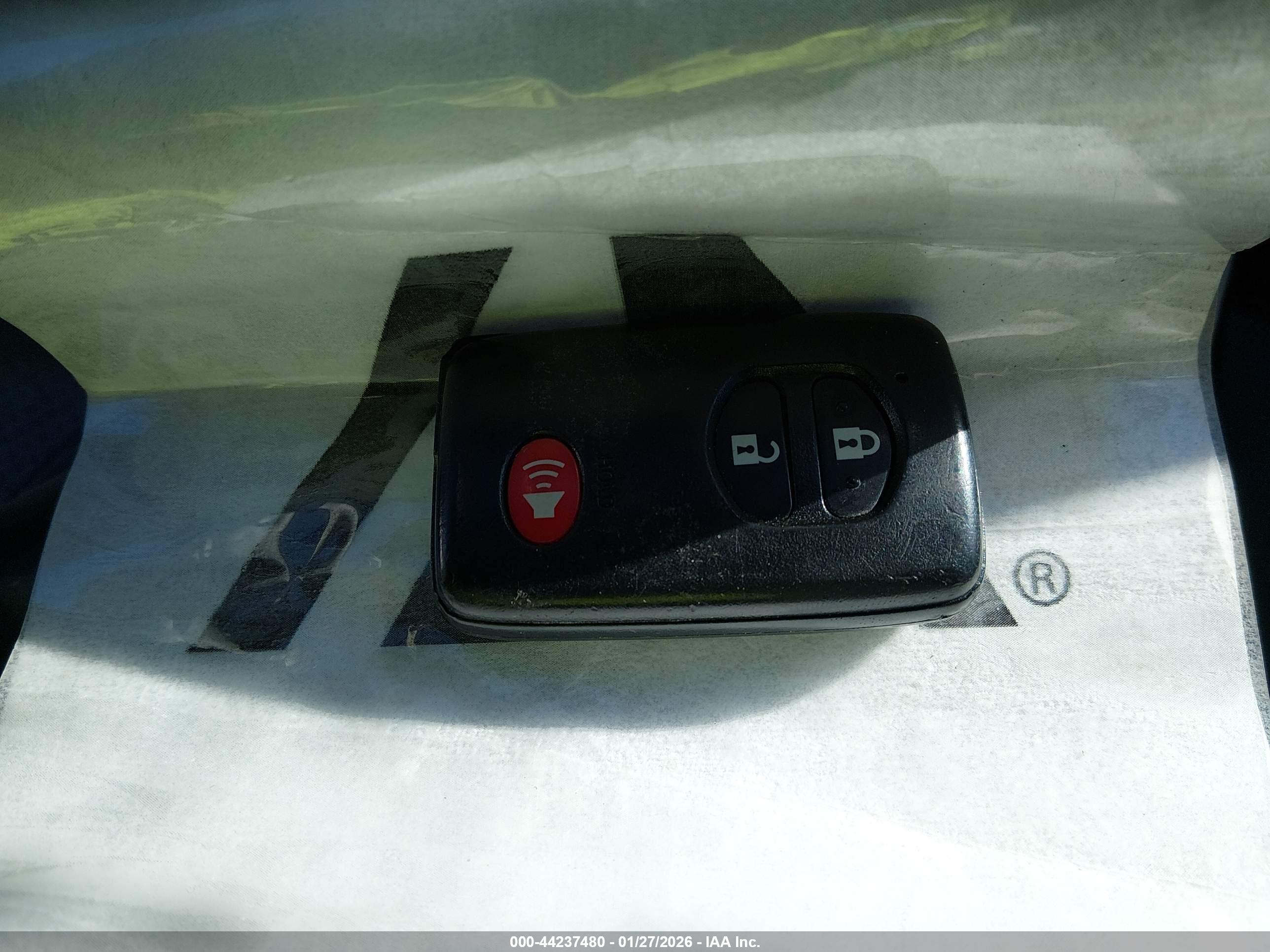 TOYOTA RAV4 image 11