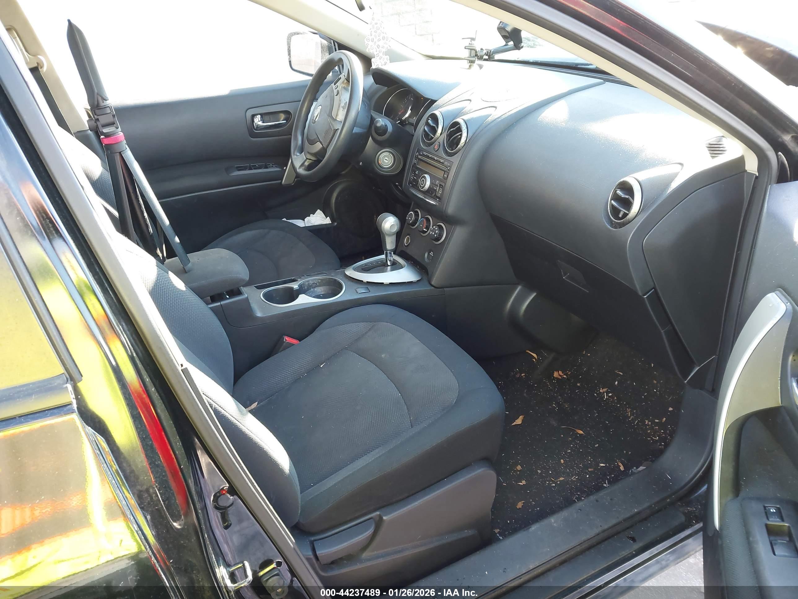 NISSAN ROGUE image 5