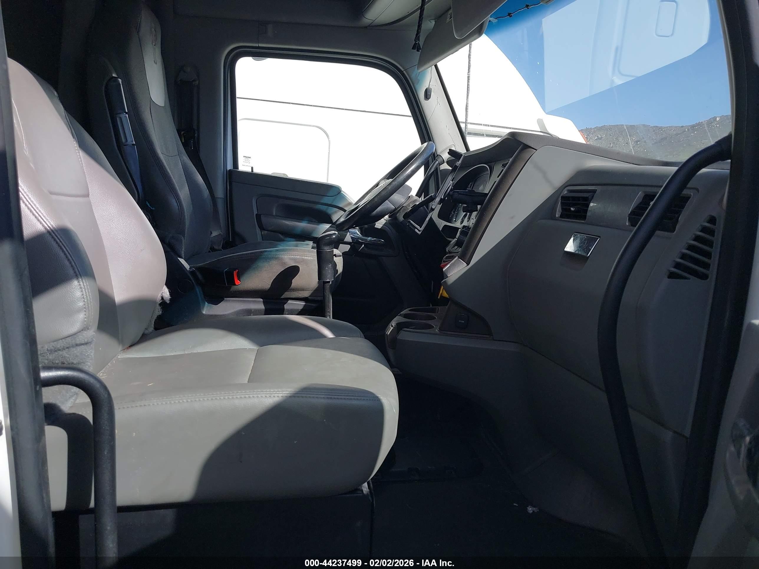 KENWORTH T680 image 8