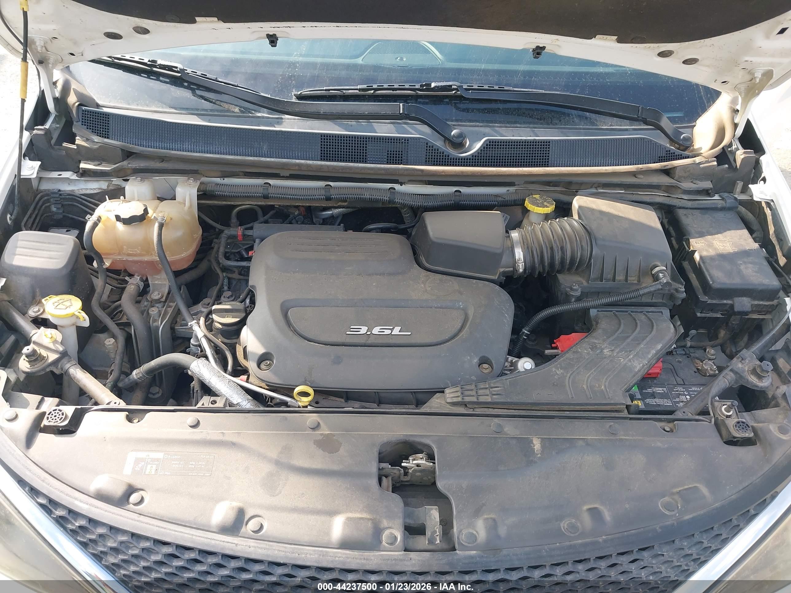 CHRYSLER PACIFICA image 10