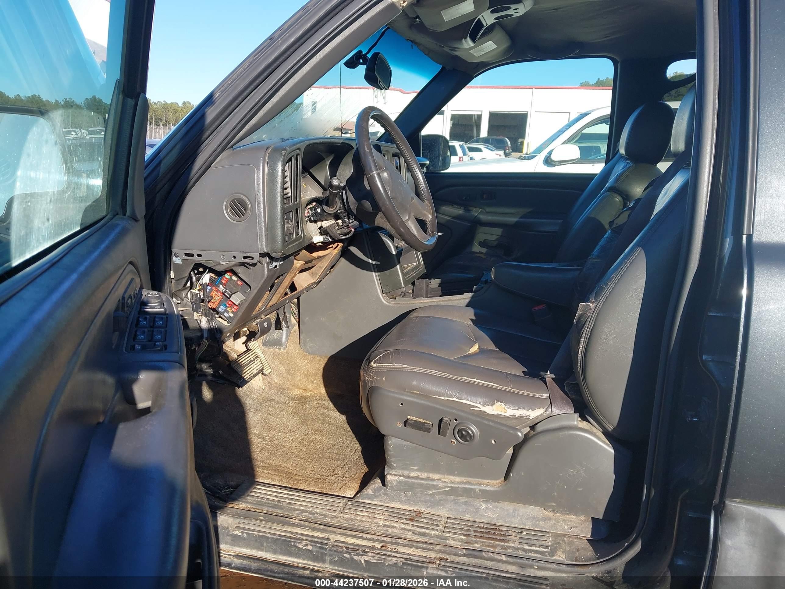 CHEVROLET AVALANCHE image 5