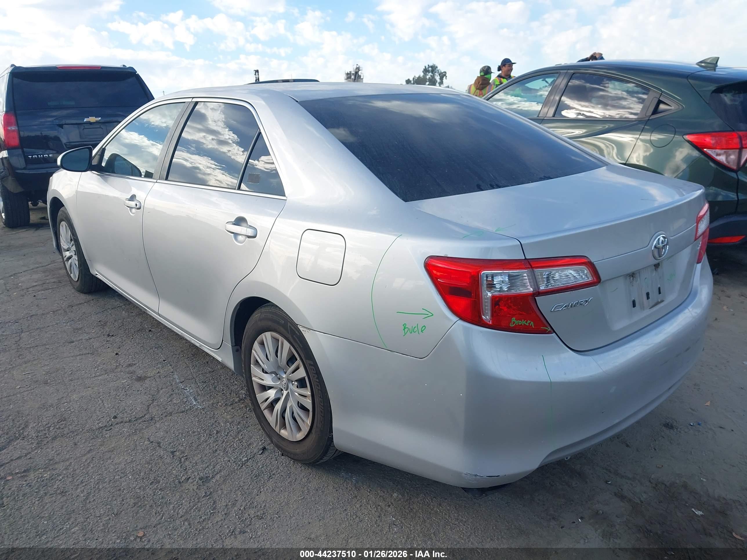 TOYOTA CAMRY image 3