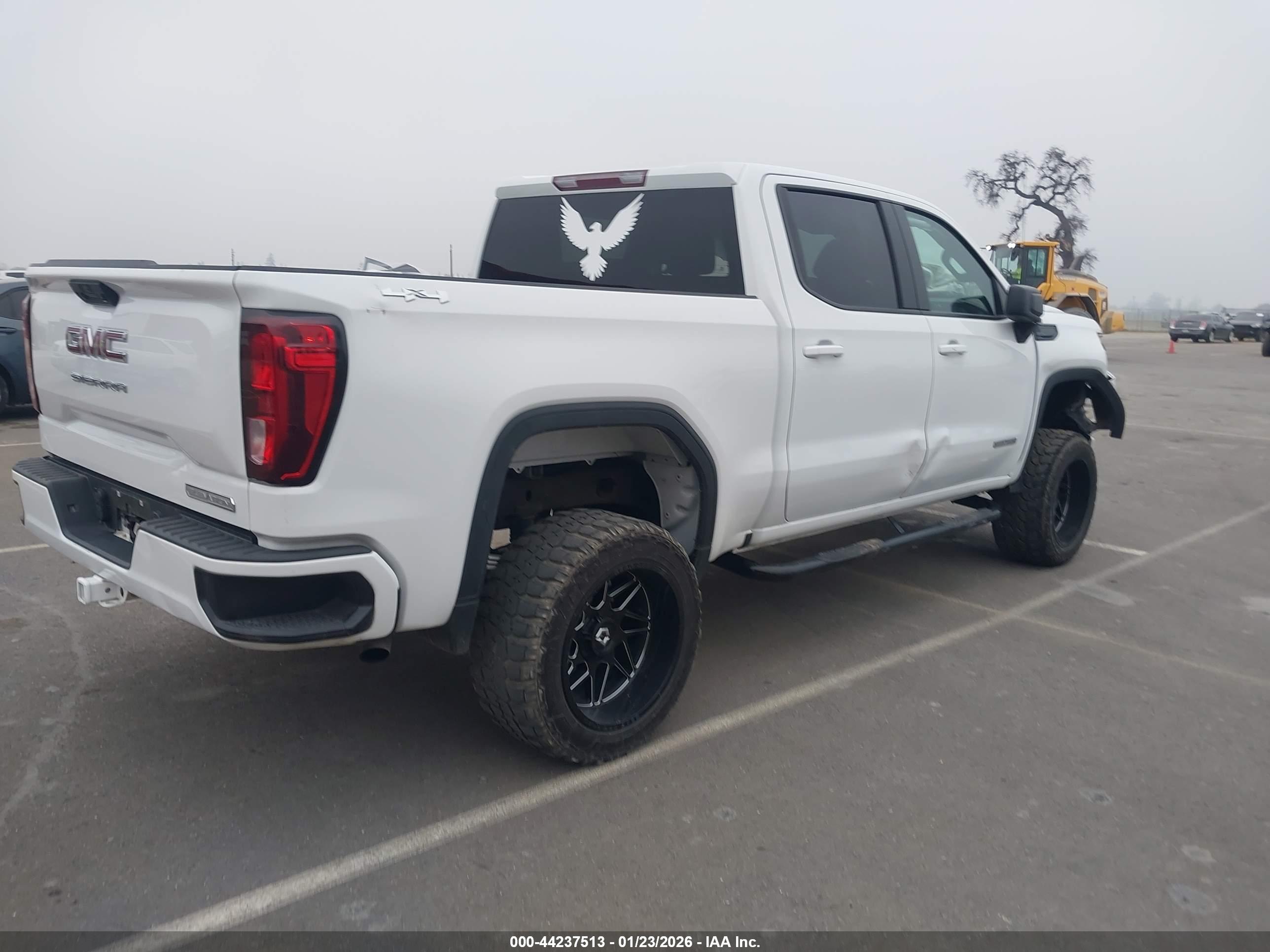 GMC SIERRA image 4