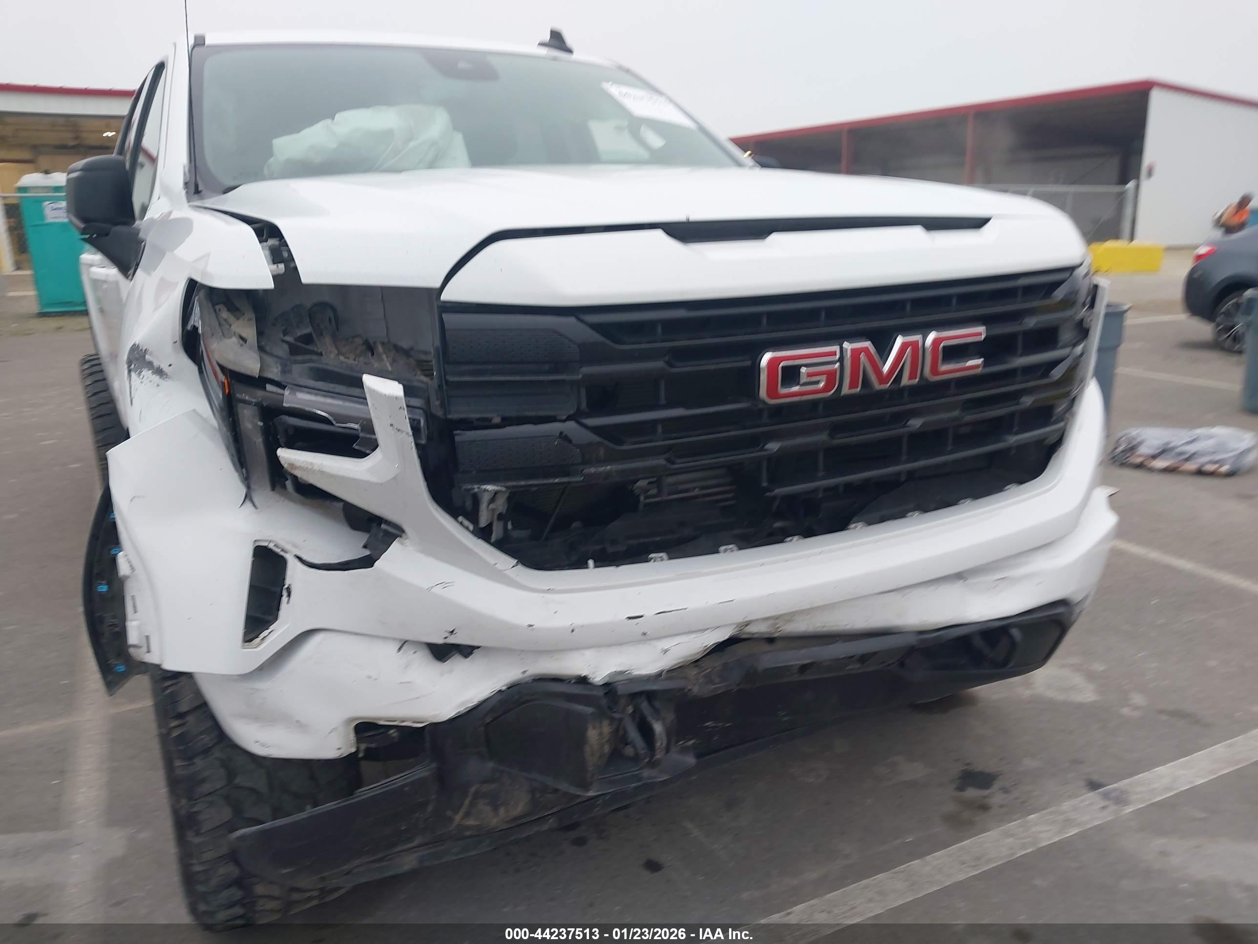 GMC SIERRA image 6