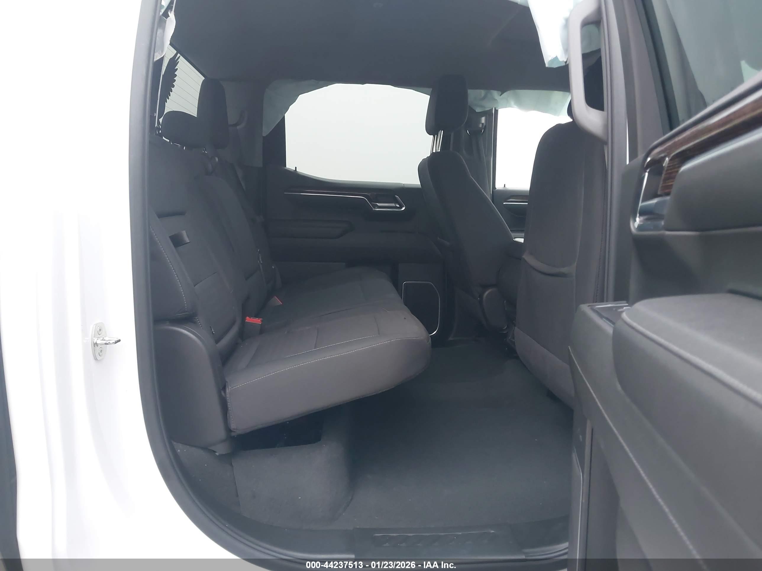 GMC SIERRA image 8