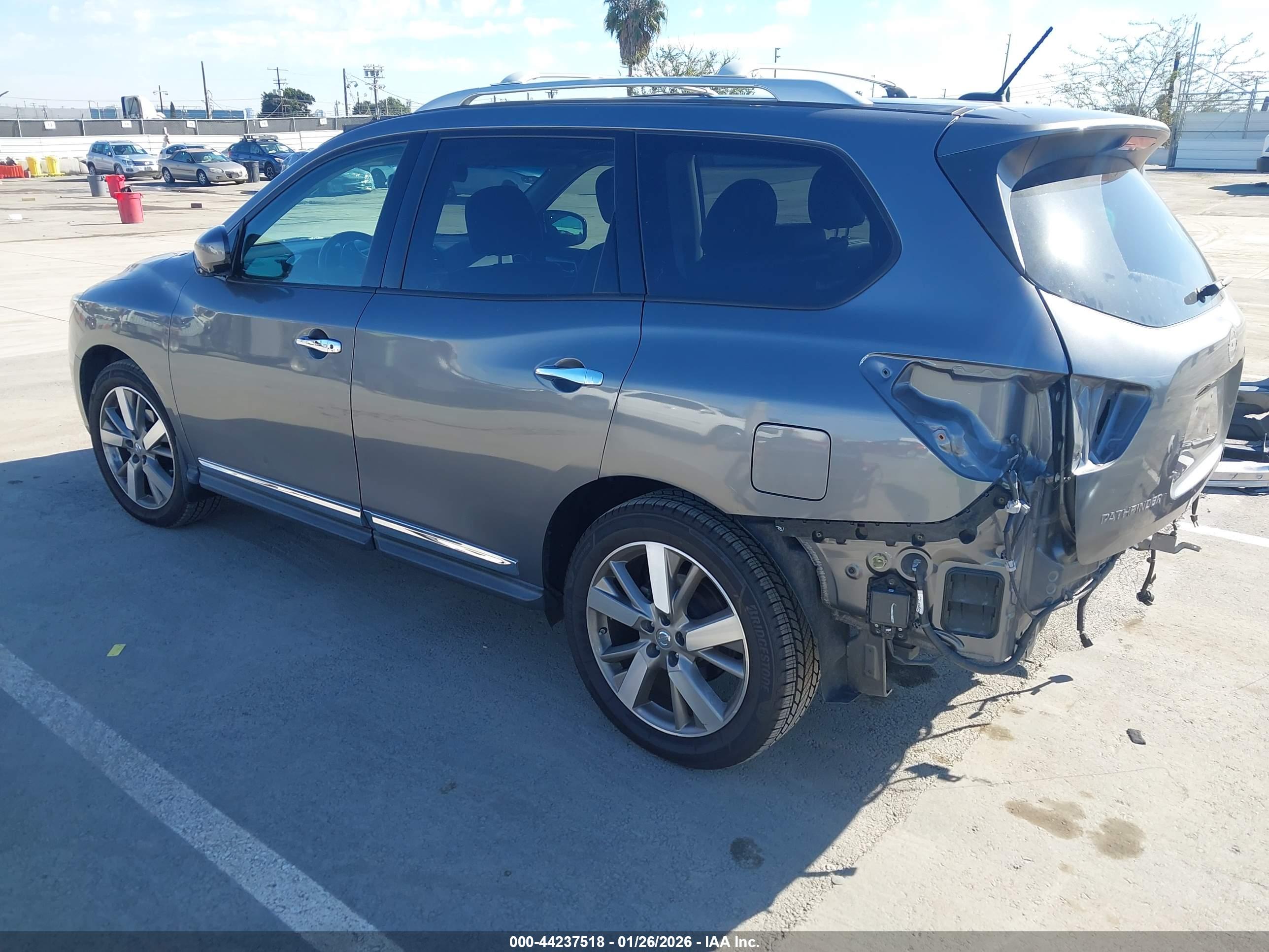 NISSAN PATHFINDER image 3