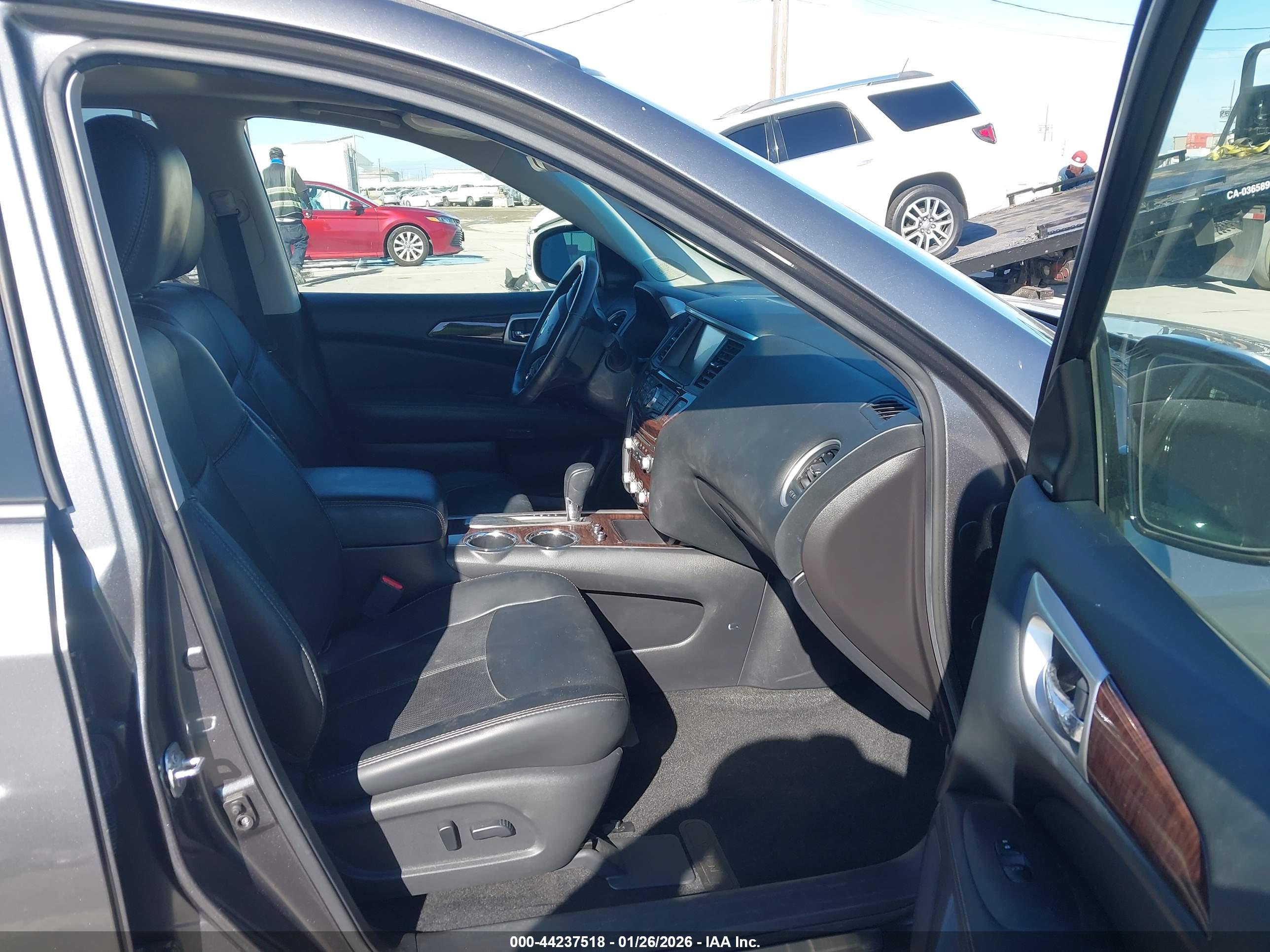 NISSAN PATHFINDER image 5