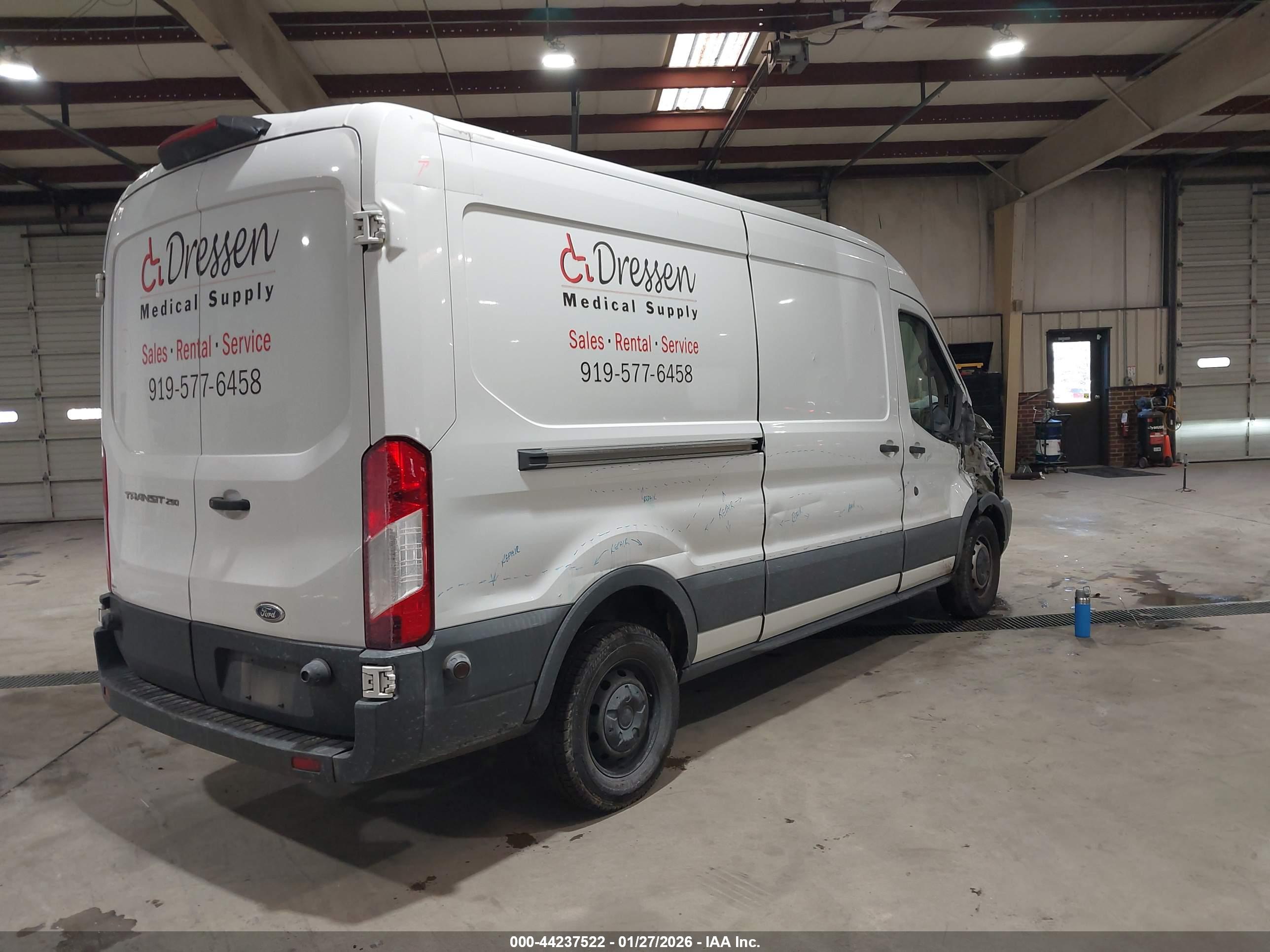 FORD TRANSIT-250 image 4