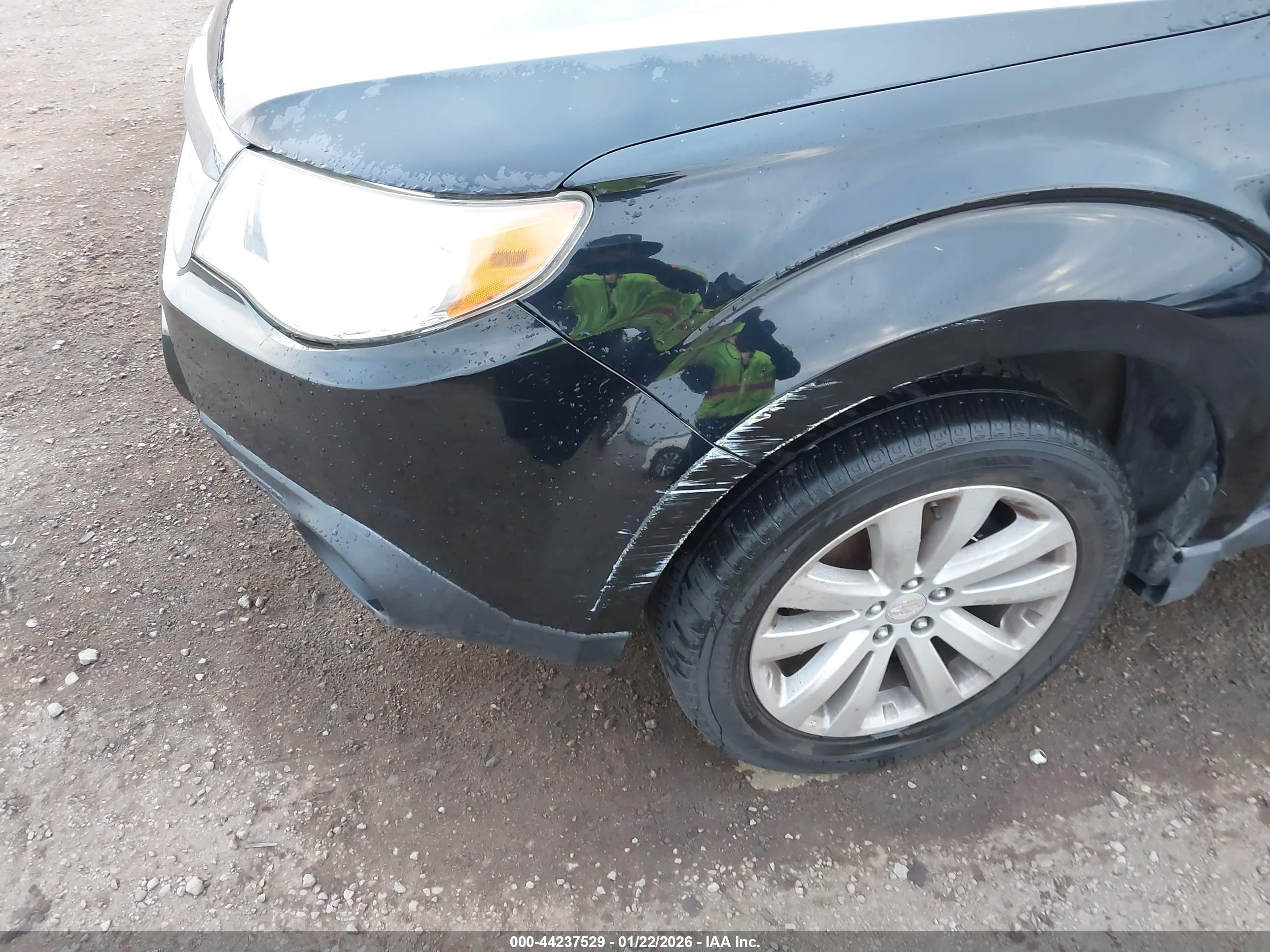 SUBARU FORESTER image 6