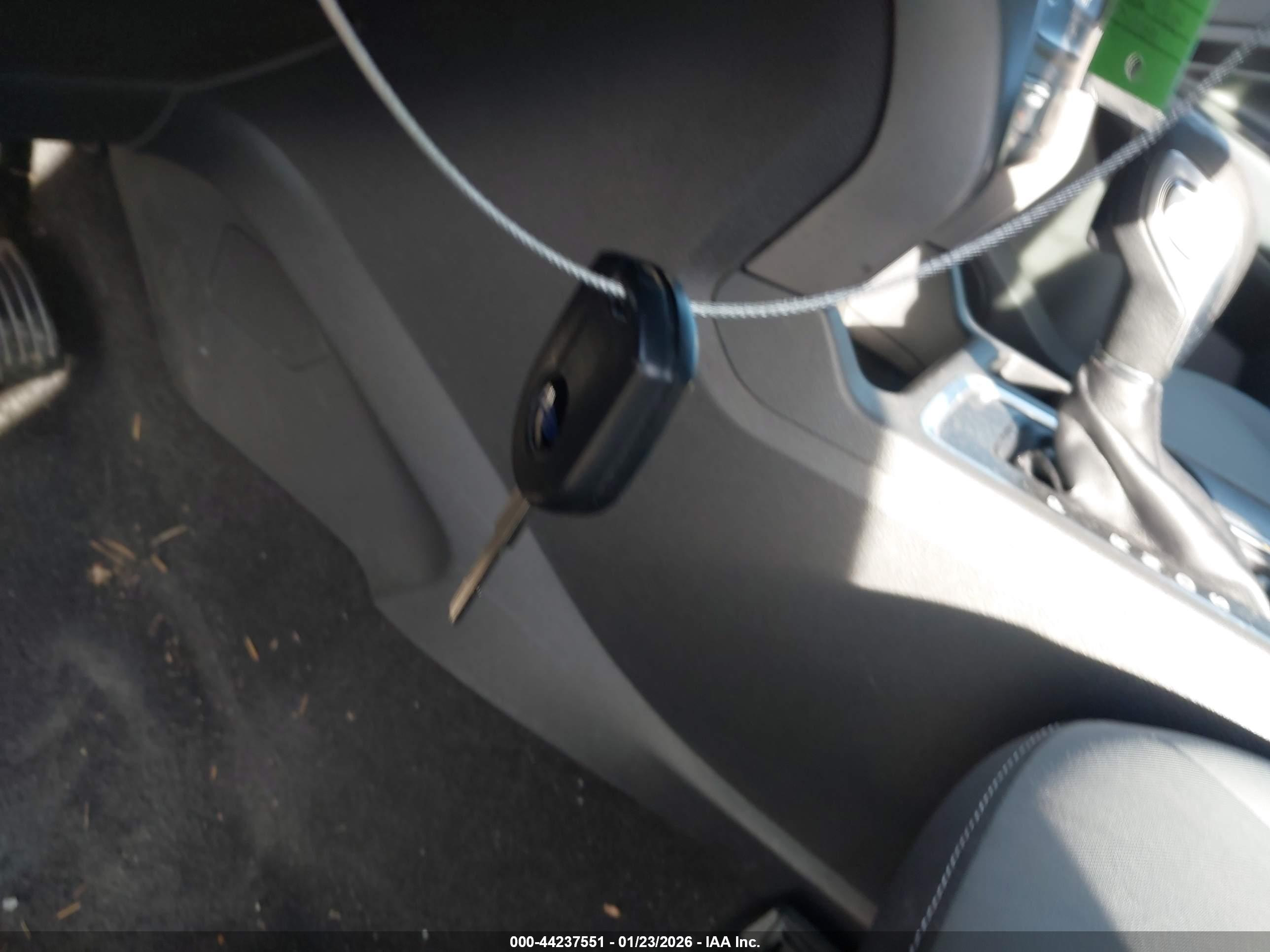 FORD ESCAPE image 11