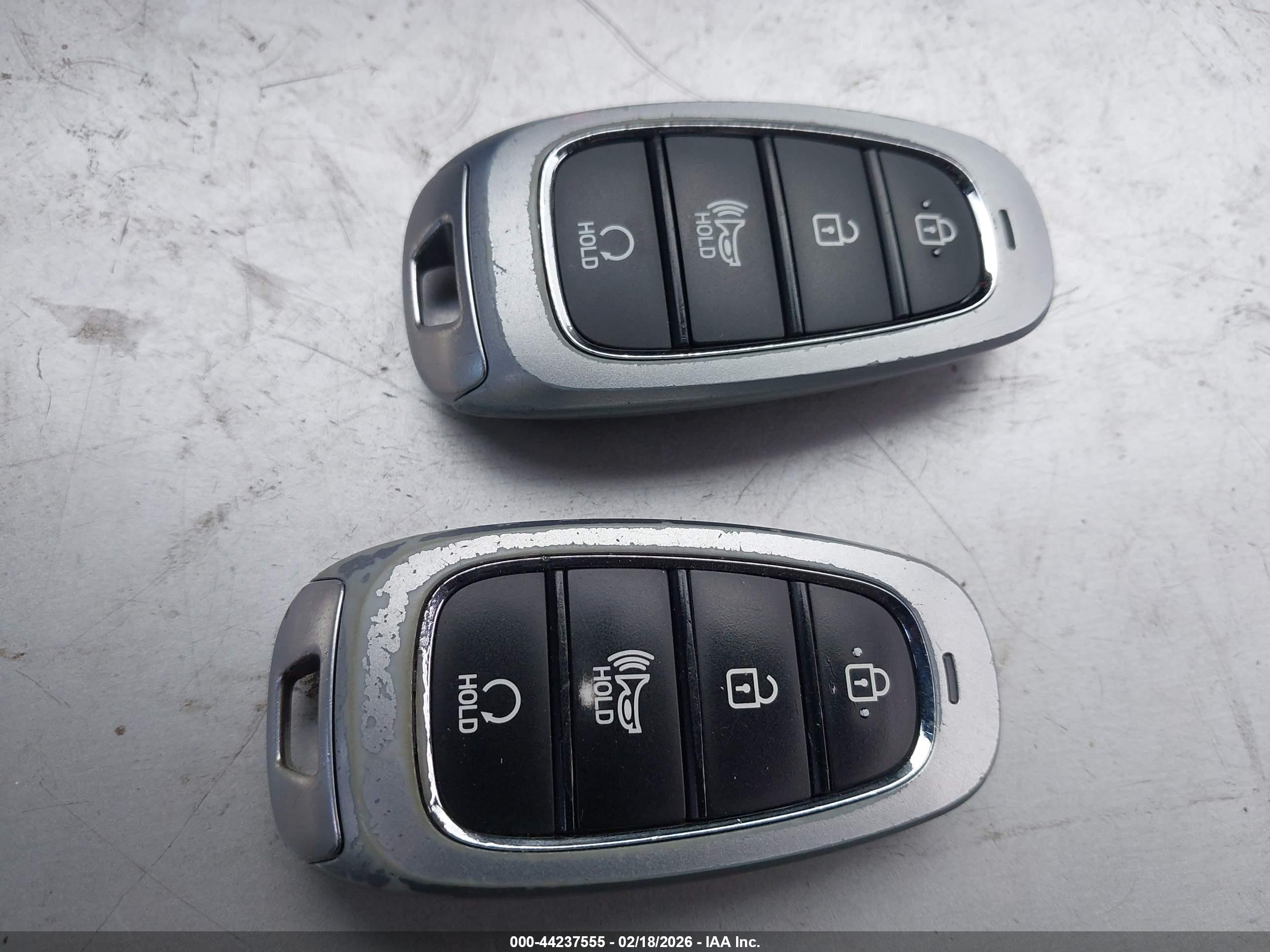 HYUNDAI SANTA image 11
