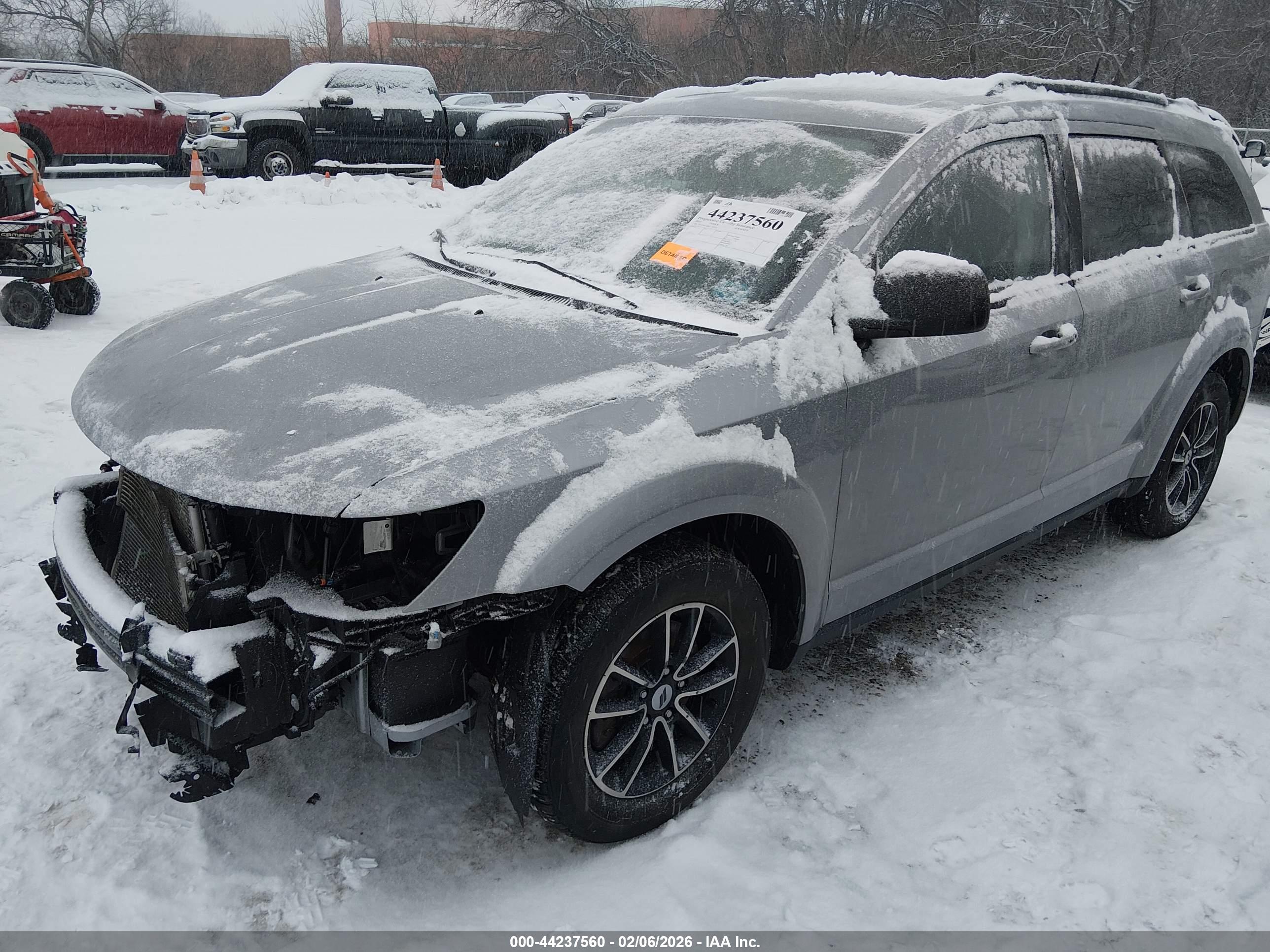DODGE JOURNEY image 2