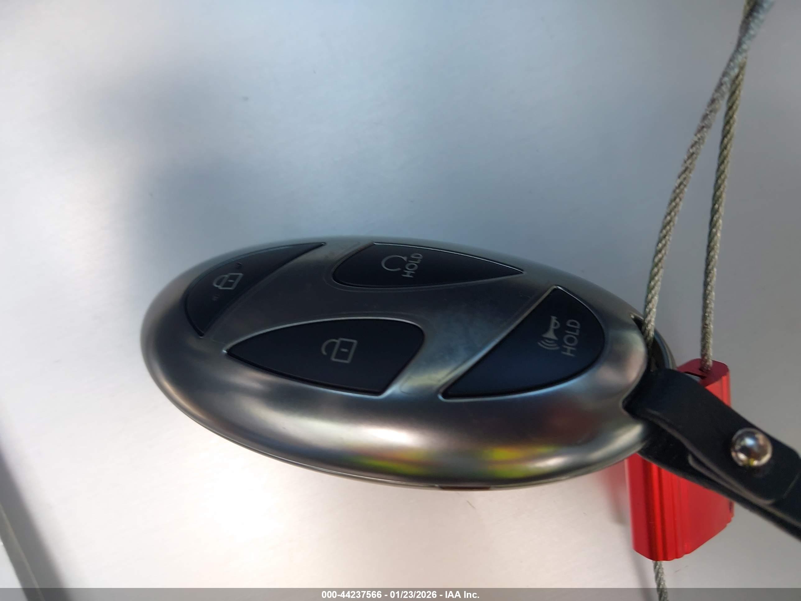 HYUNDAI SANTA image 11