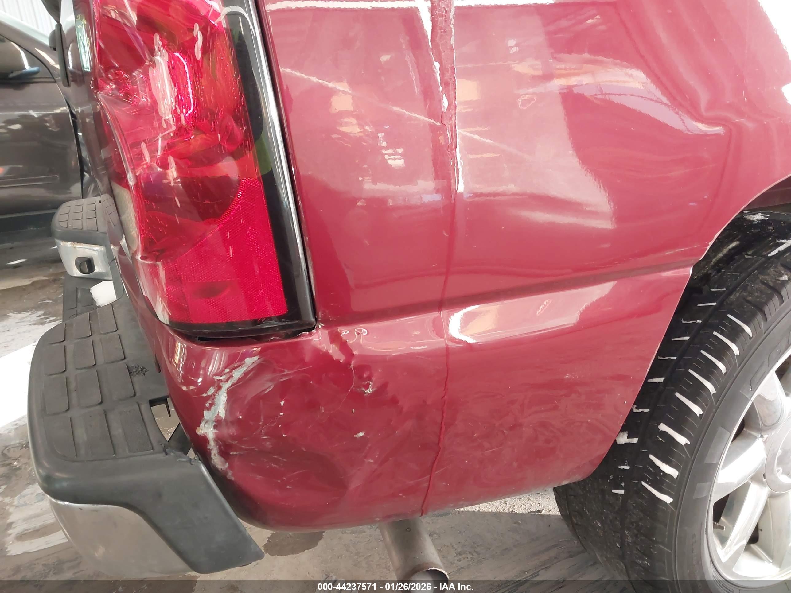 CHEVROLET SILVERADO image 6