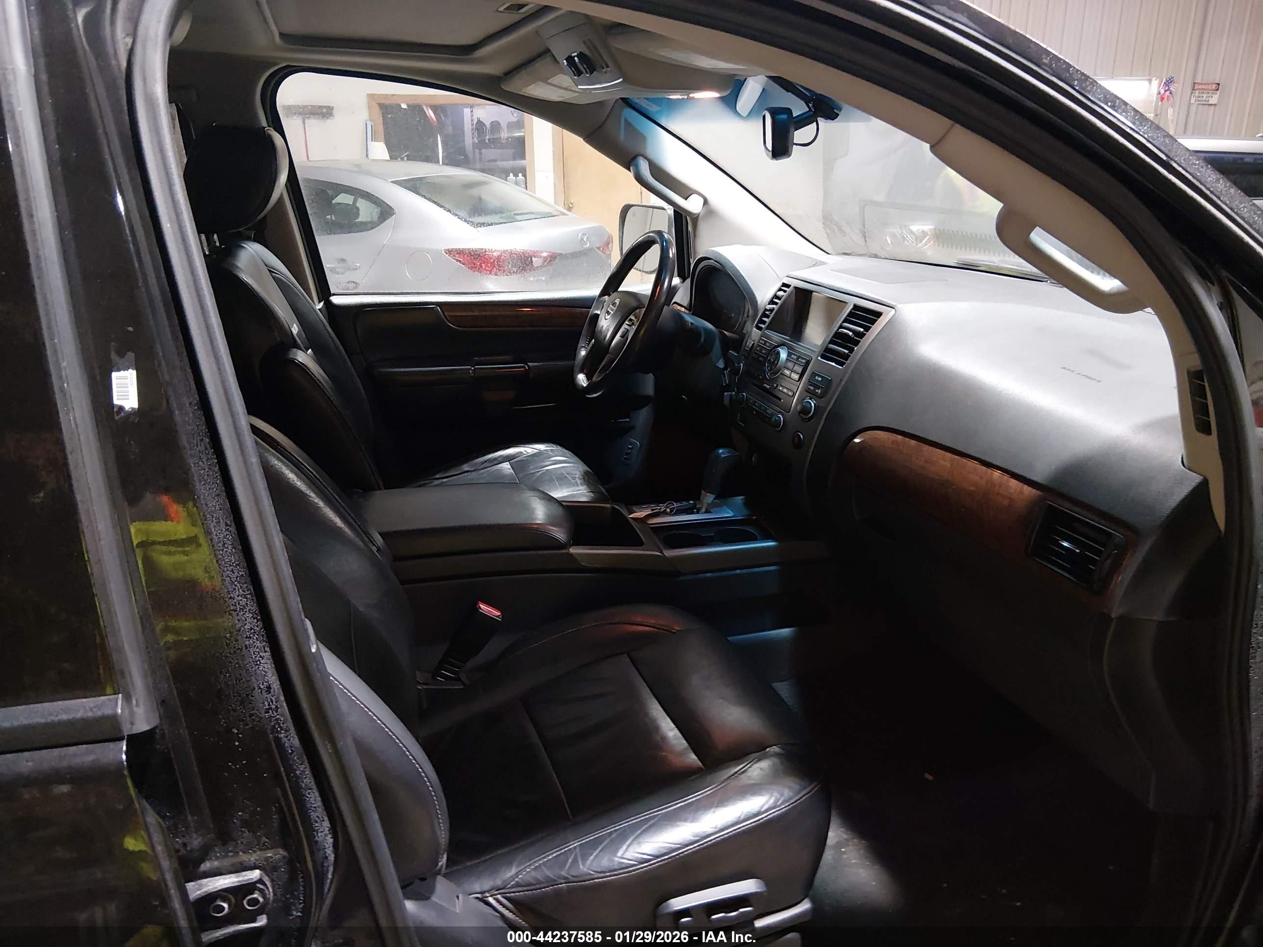 NISSAN ARMADA image 5