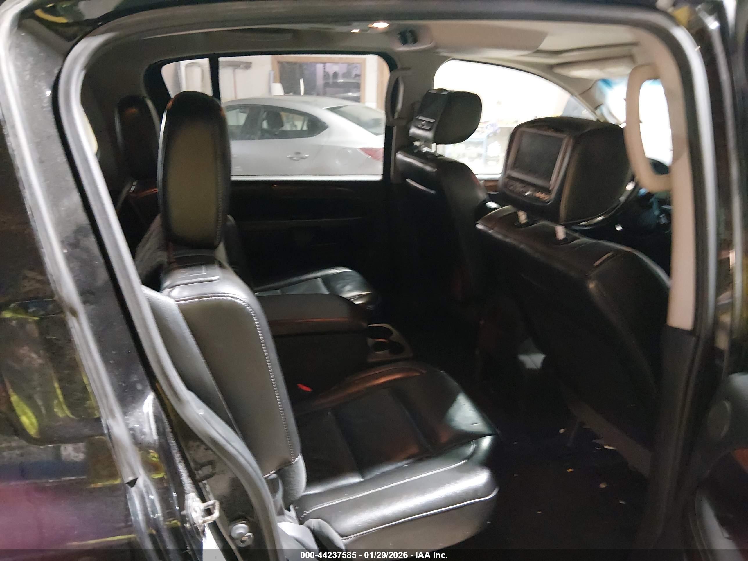 NISSAN ARMADA image 8
