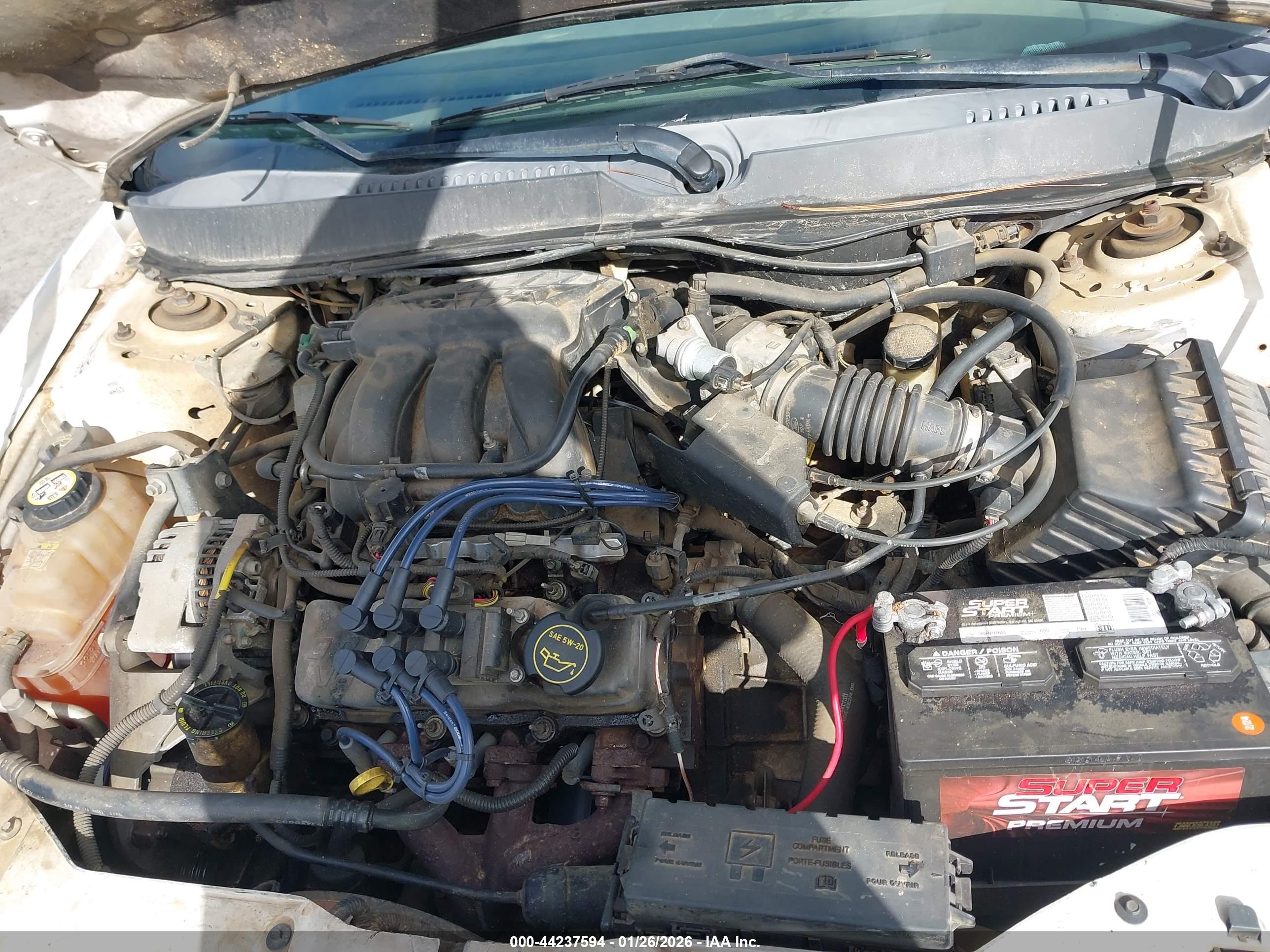 FORD TAURUS image 10