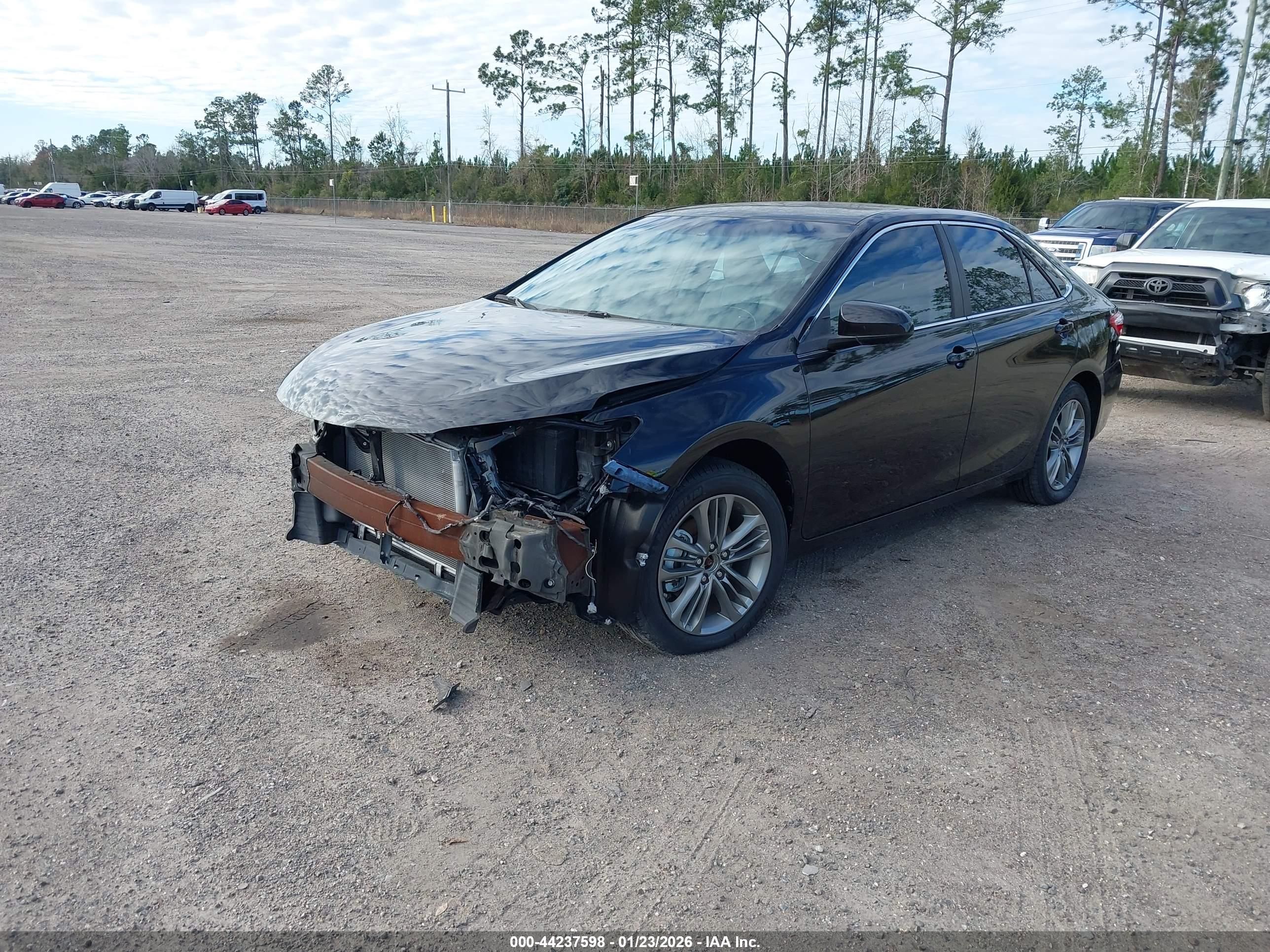 TOYOTA CAMRY image 2