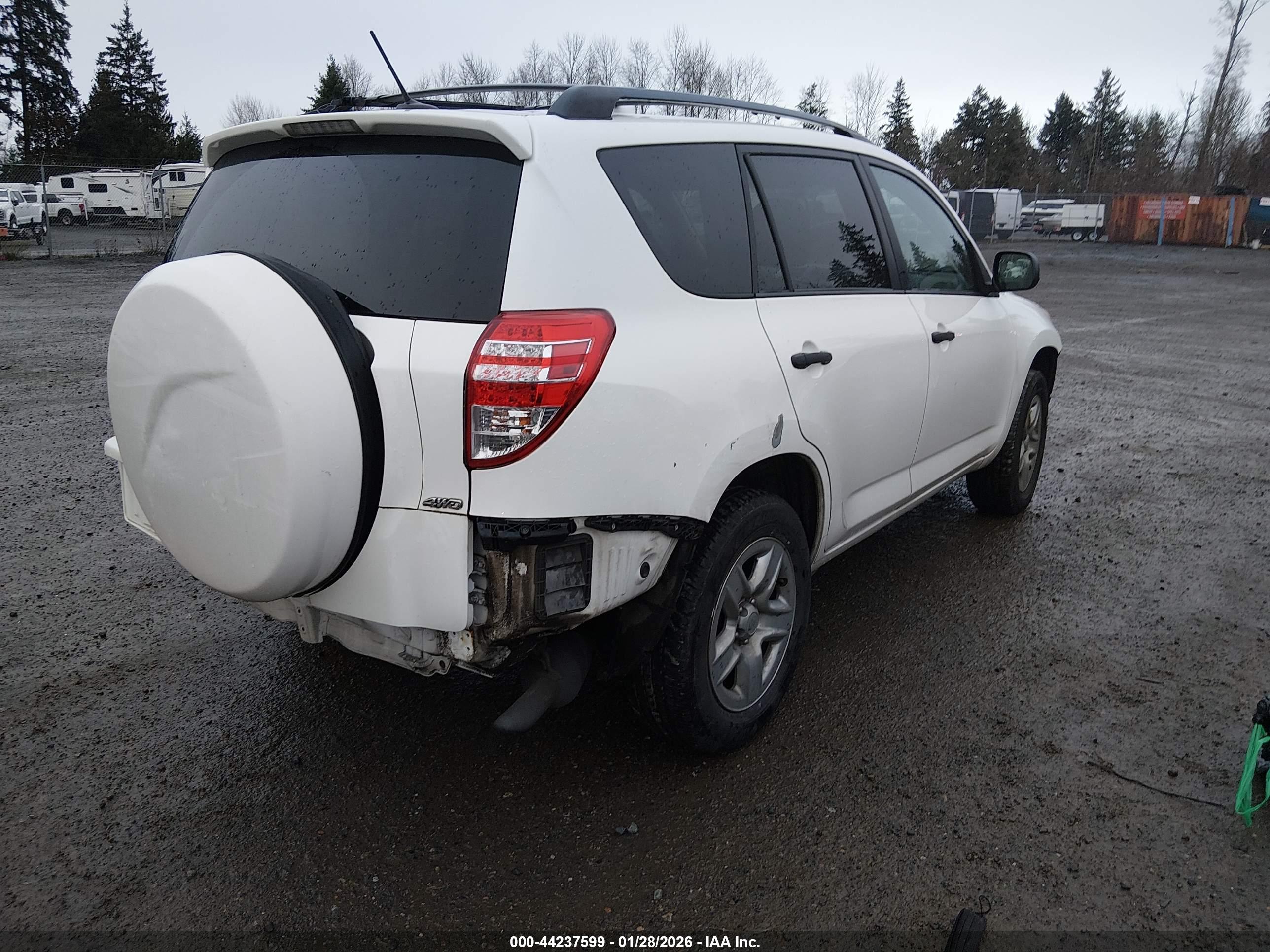 TOYOTA RAV4 image 4