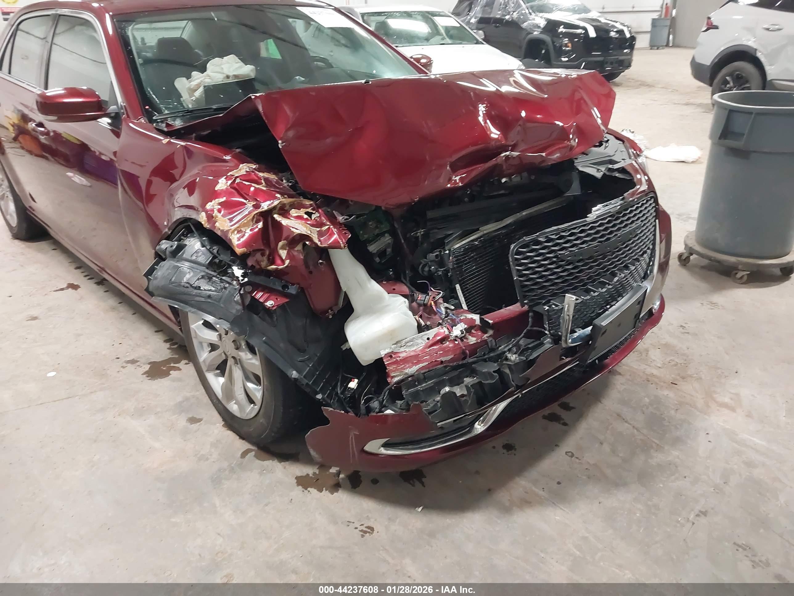 CHRYSLER 300 image 6