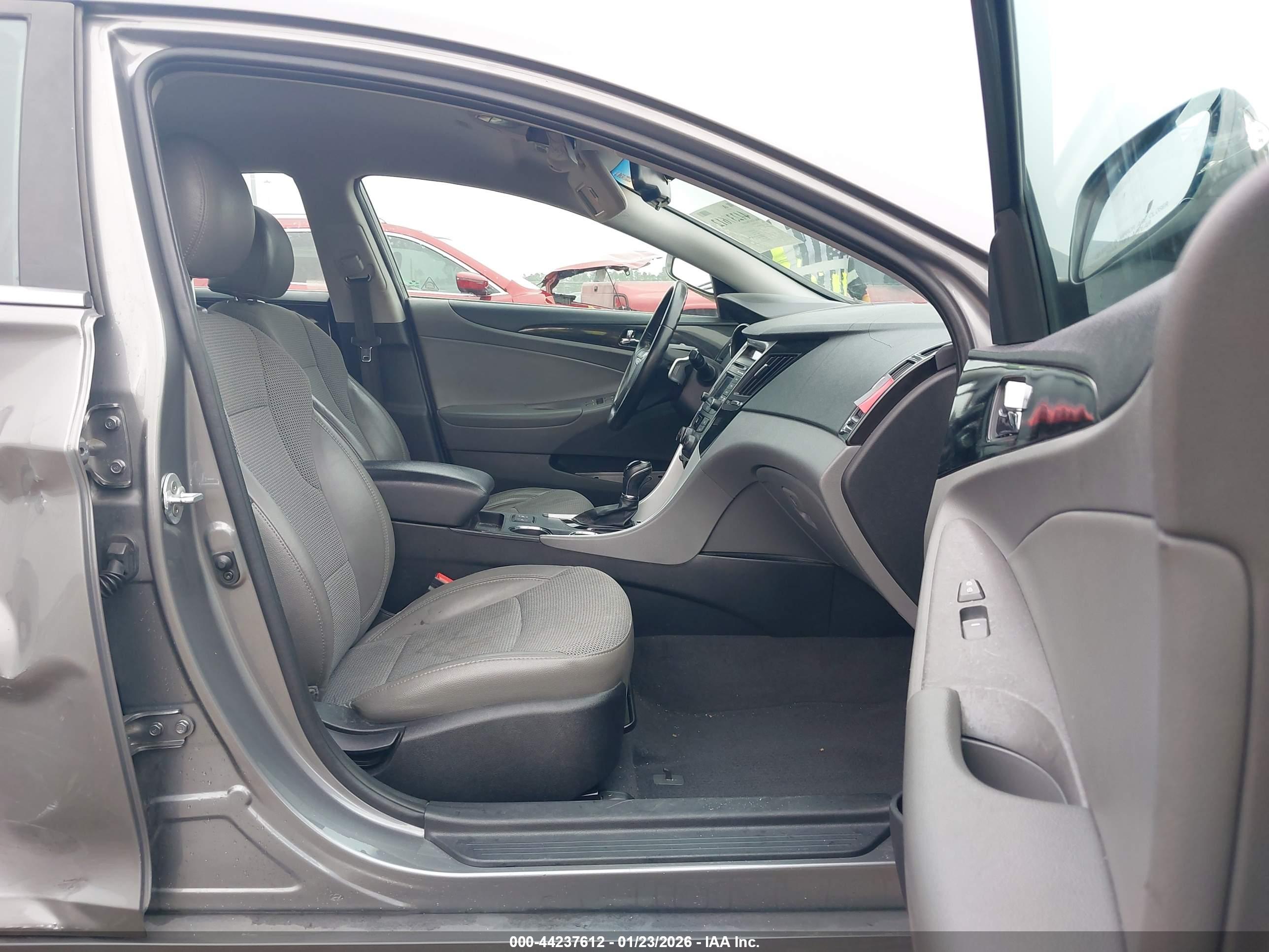 HYUNDAI SONATA image 5
