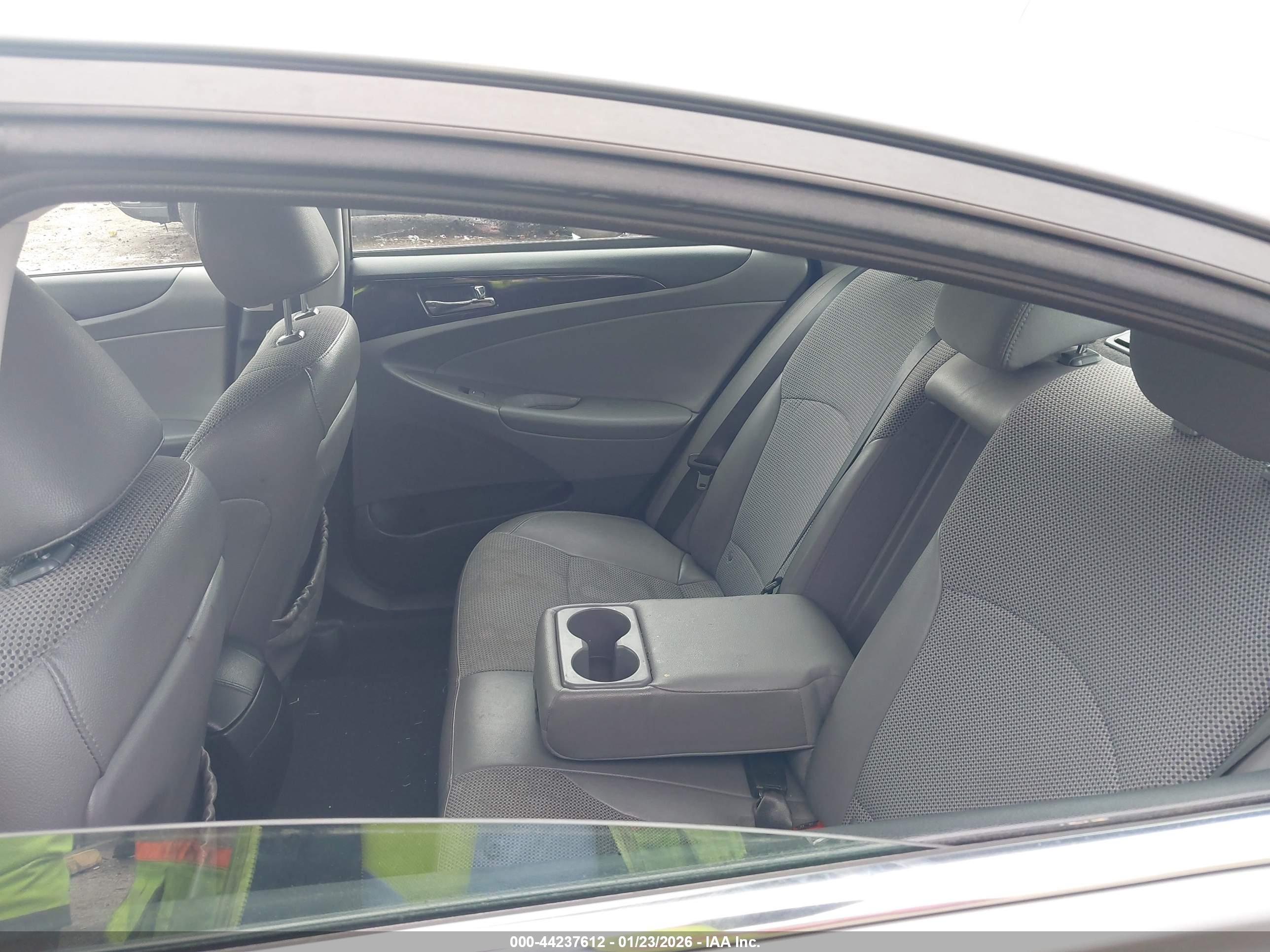 HYUNDAI SONATA image 8